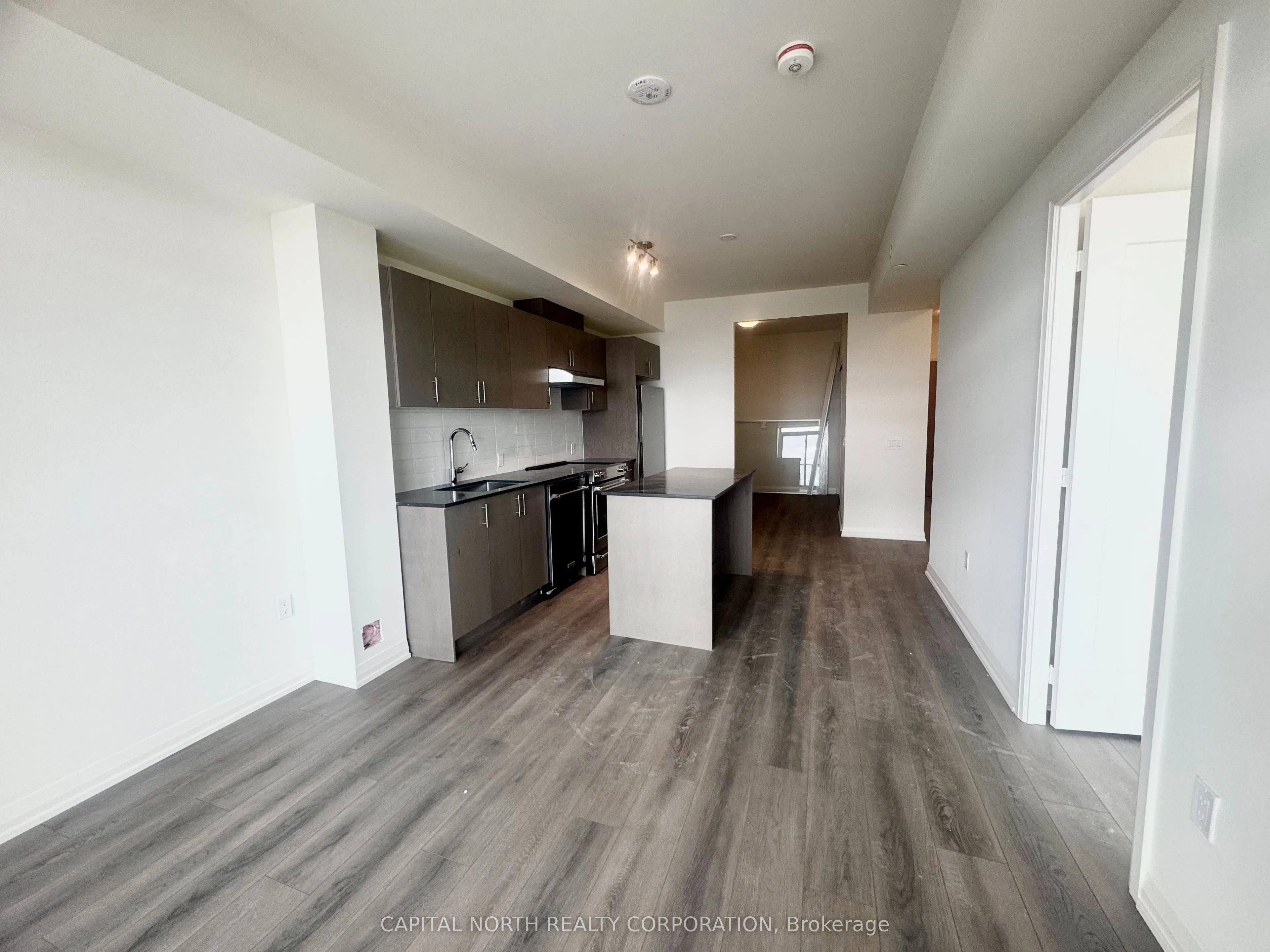 8960 Jane Street, #1922
