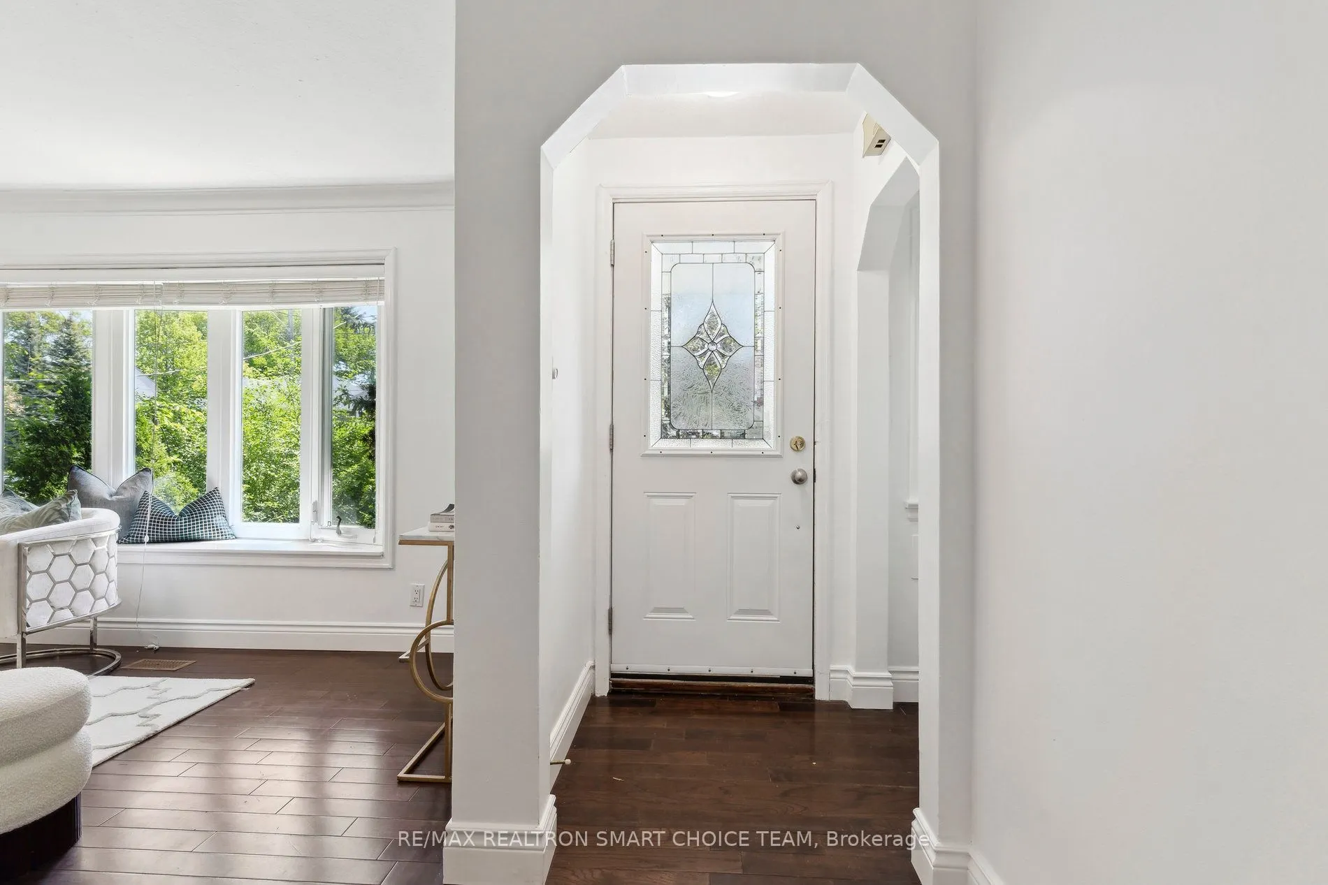 106 Steeles Avenue E
