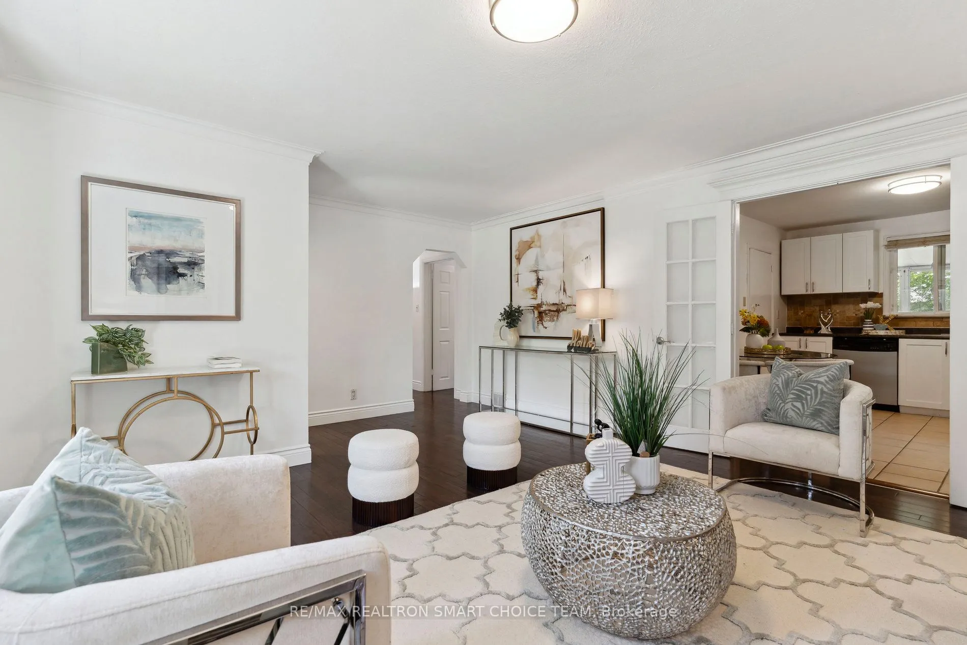 106 Steeles Avenue E