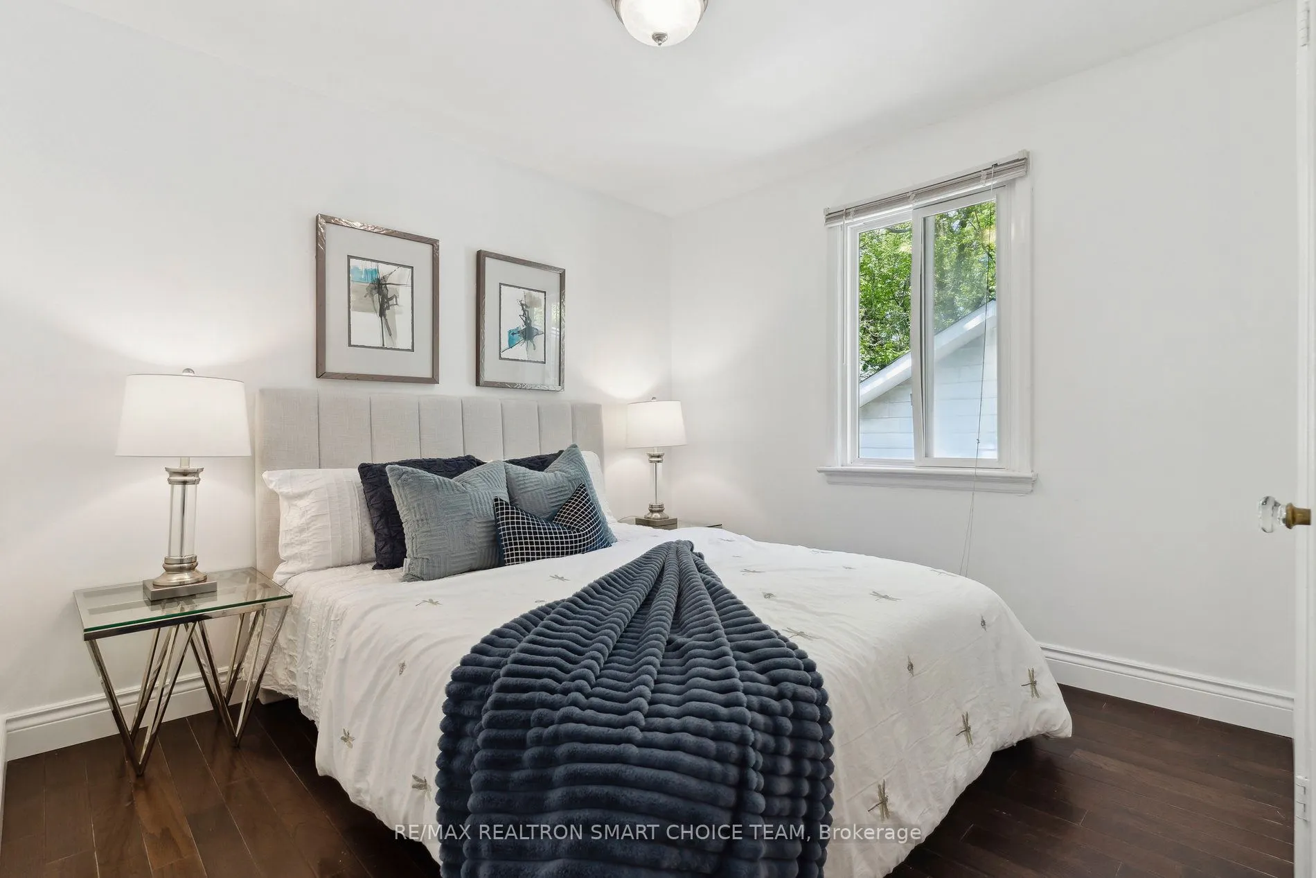 106 Steeles Avenue E