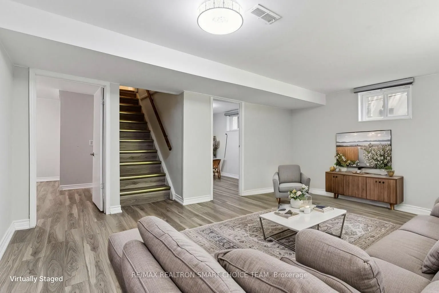 106 Steeles Avenue E