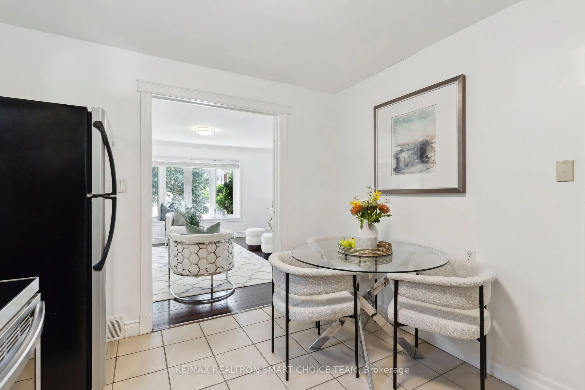 106 Steeles Avenue E