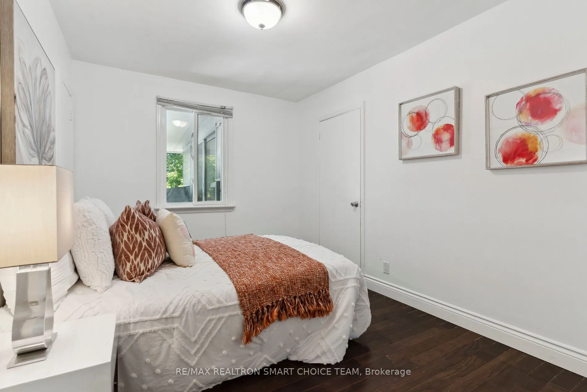 106 Steeles Avenue E