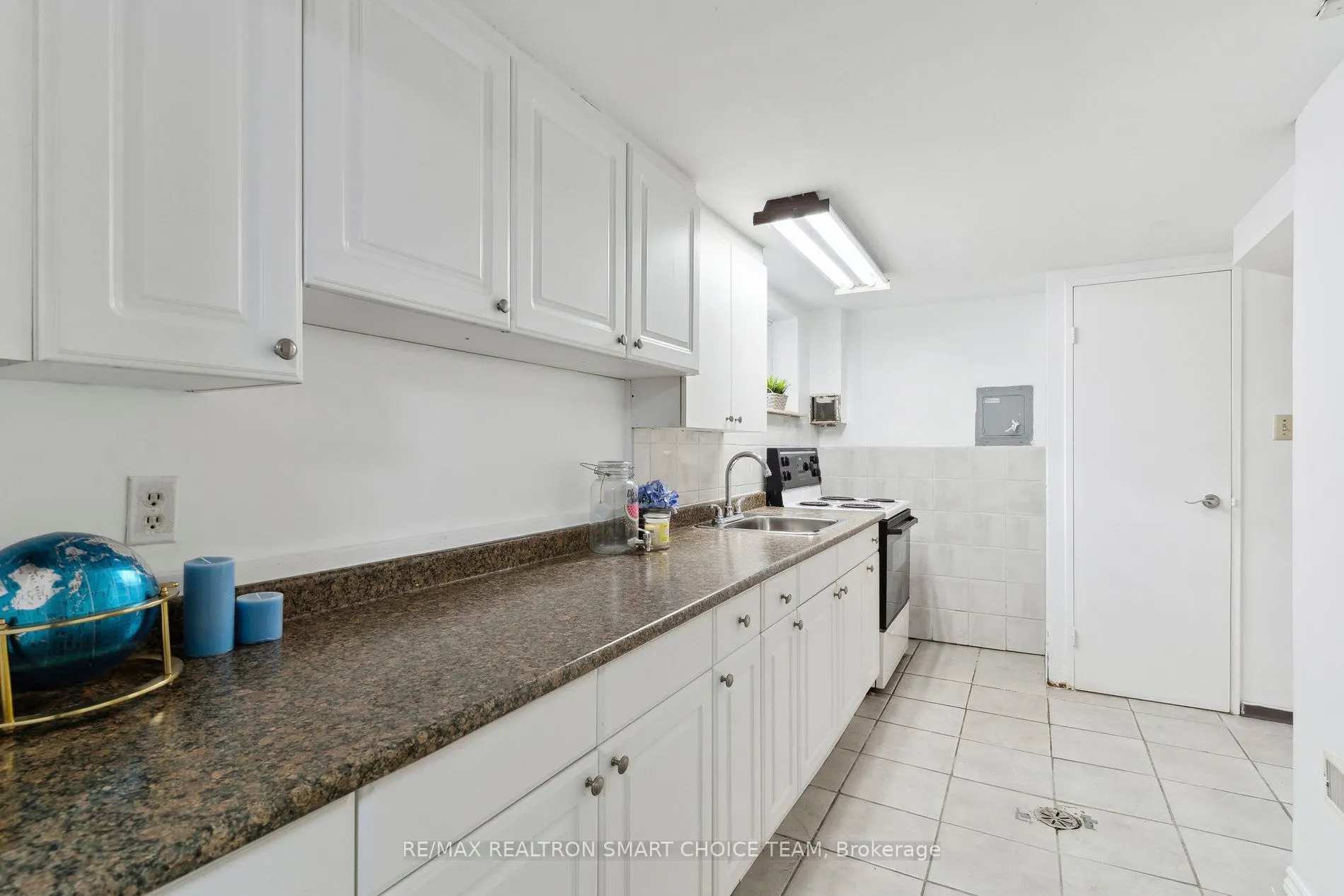 106 Steeles Avenue E