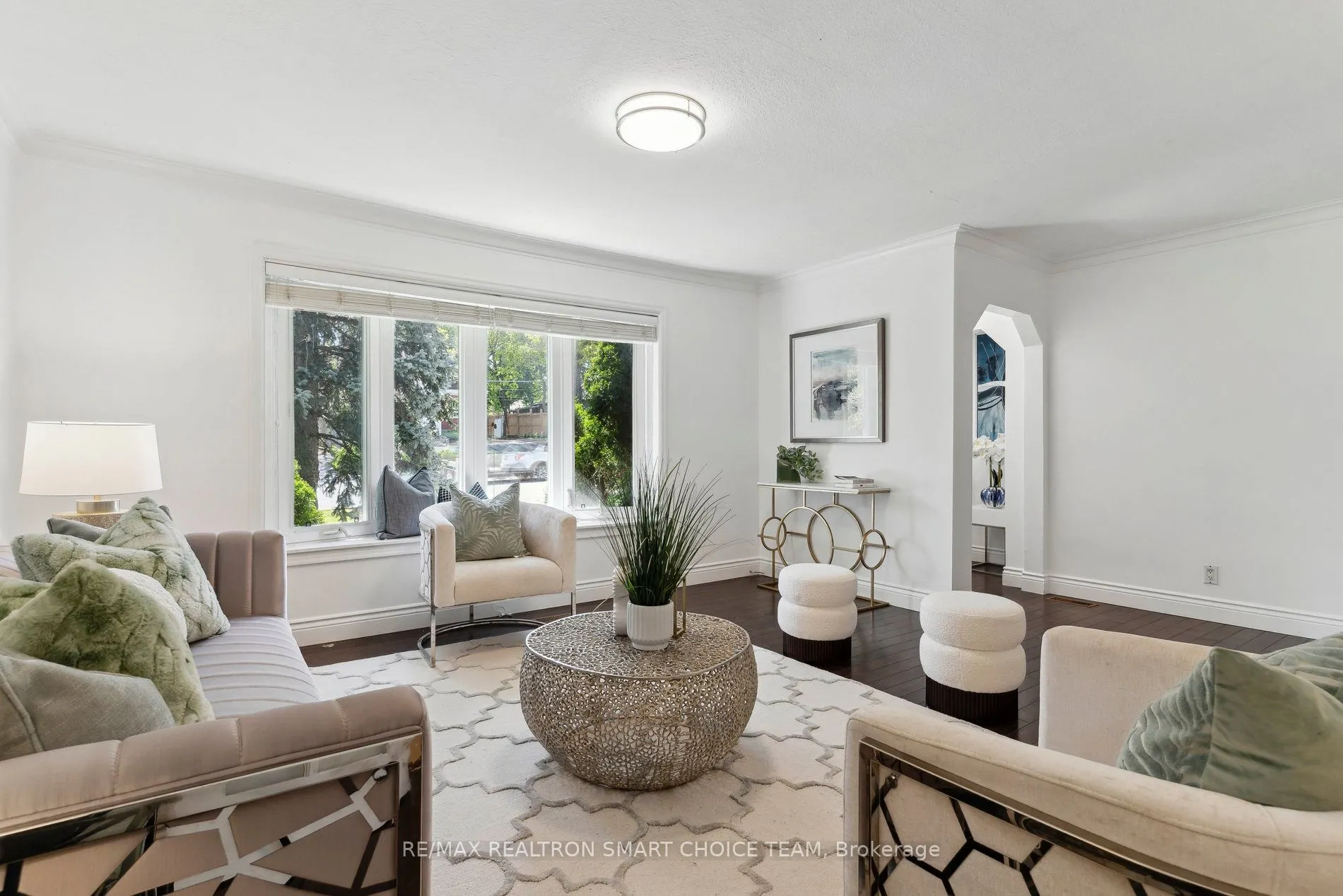 106 Steeles Avenue E