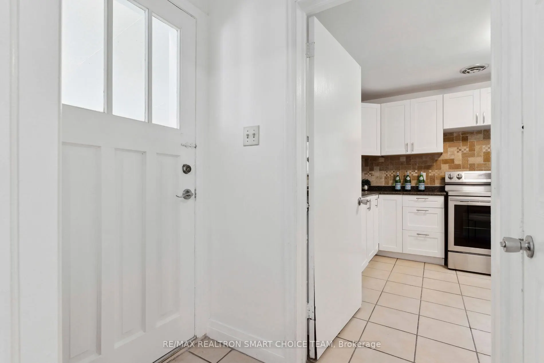 106 Steeles Avenue E