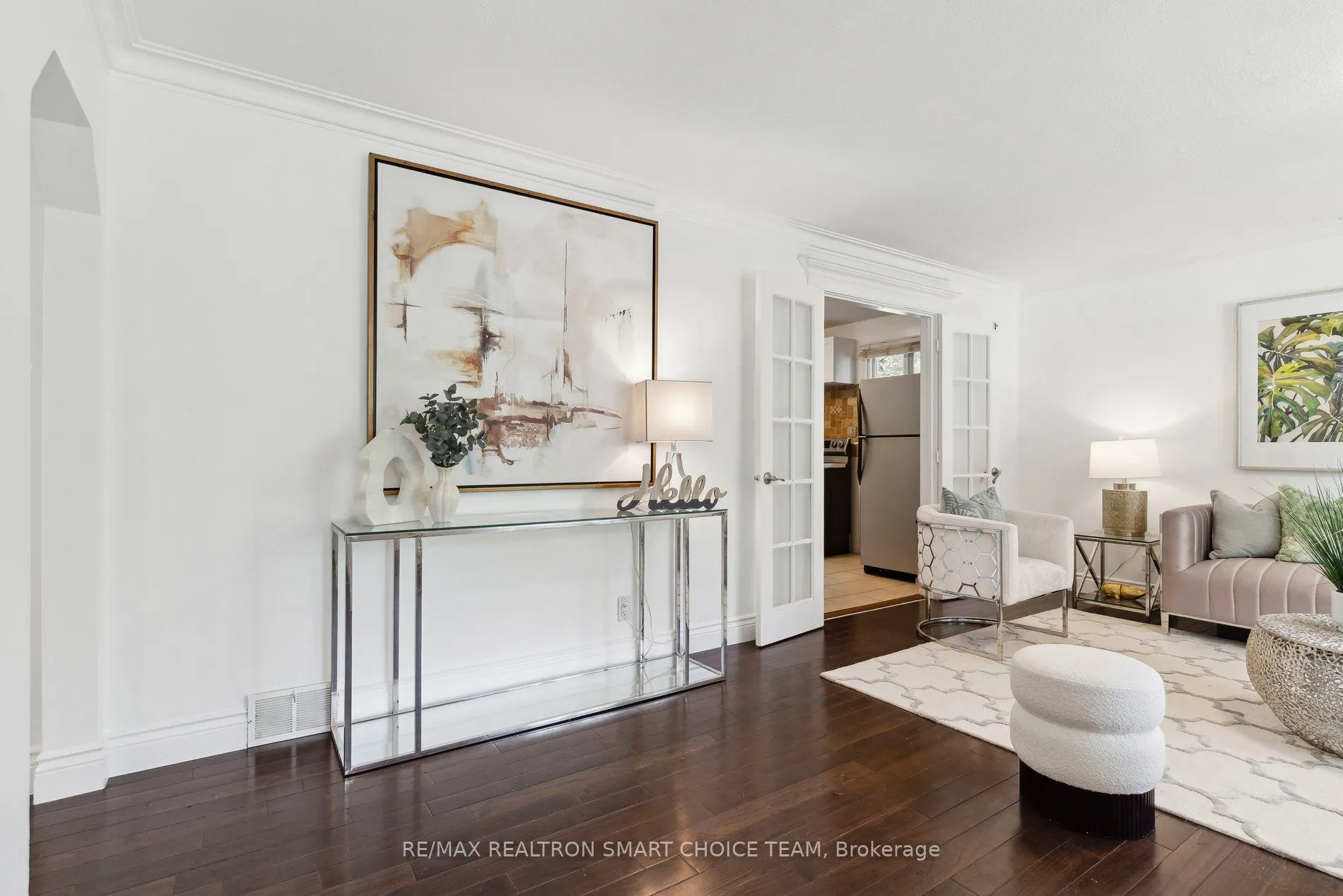 106 Steeles Avenue E