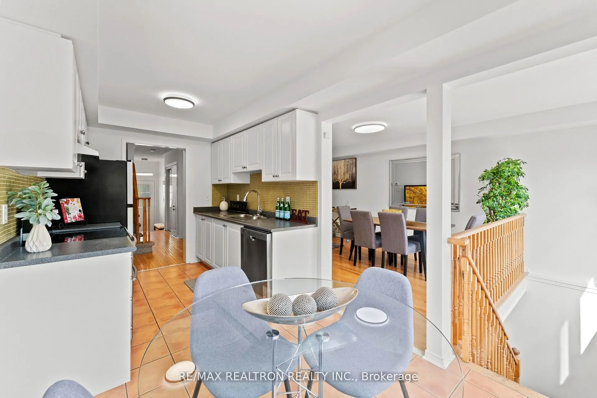 102 Lowther Avenue