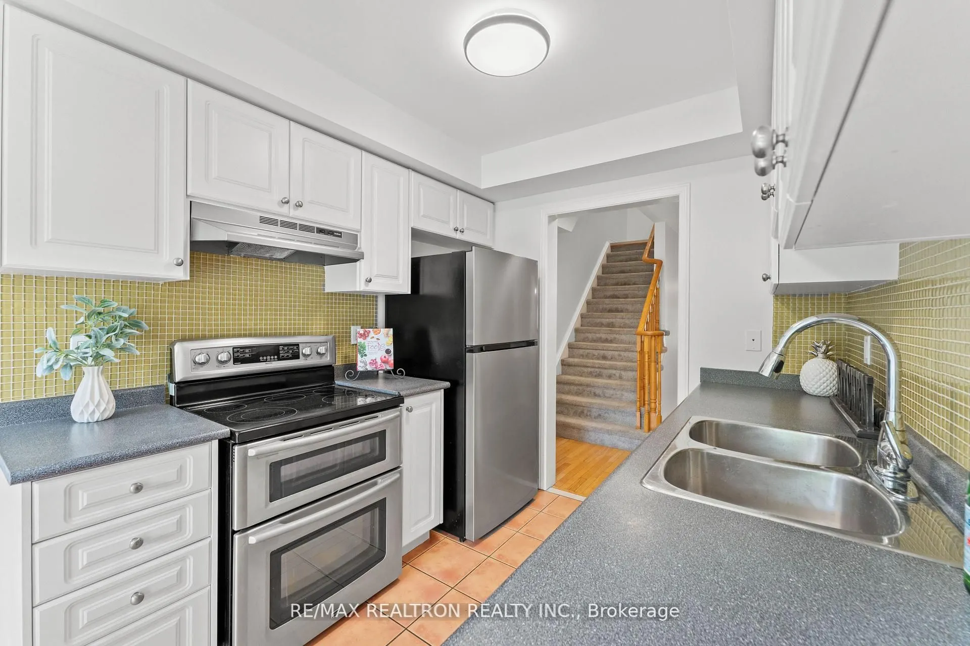 102 Lowther Avenue