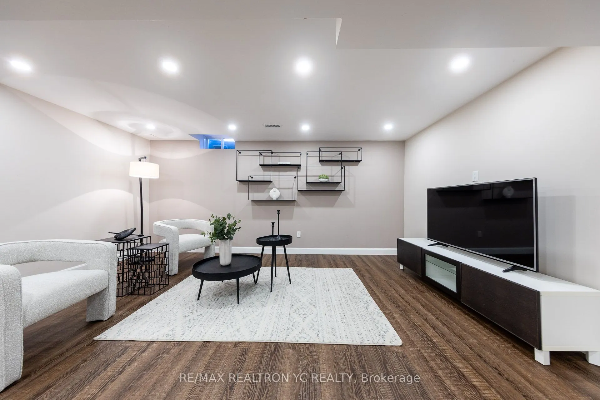 11 Carrier Crescent