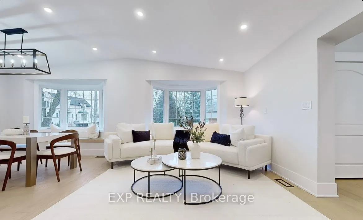 385 Easy Street