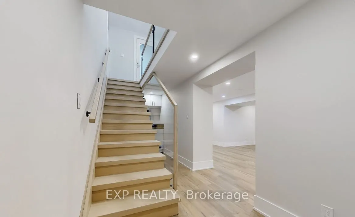 385 Easy Street