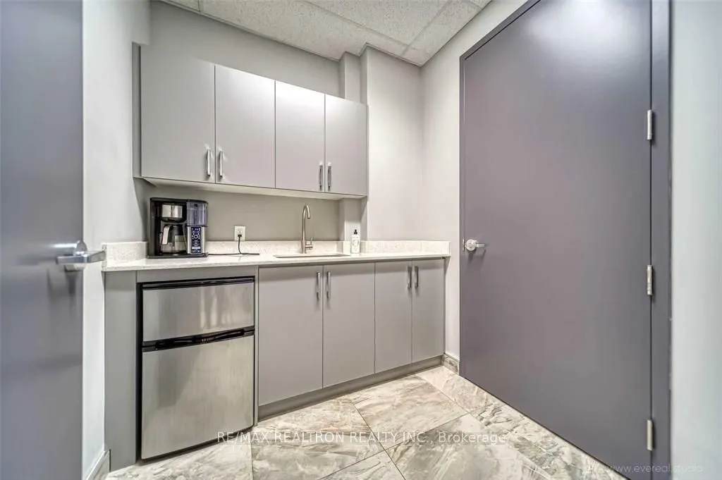 7191 Yonge Street, #512