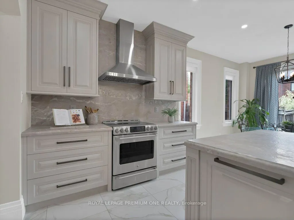 163 Tonner Crescent