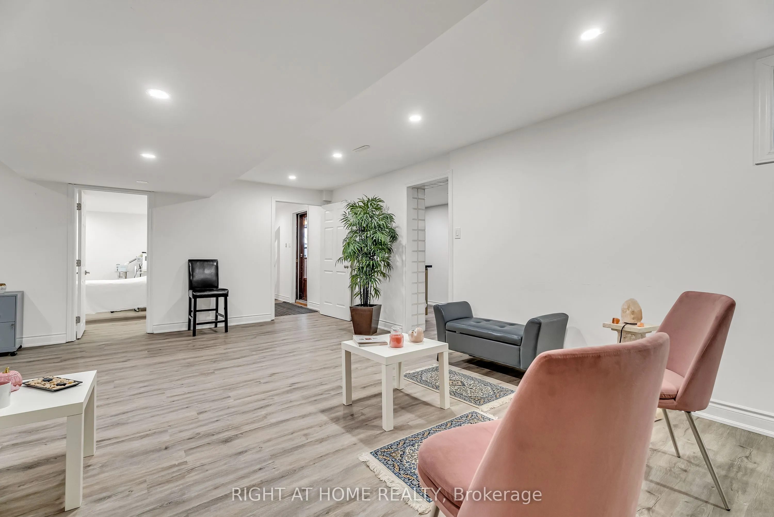 373 Firglen Ridge