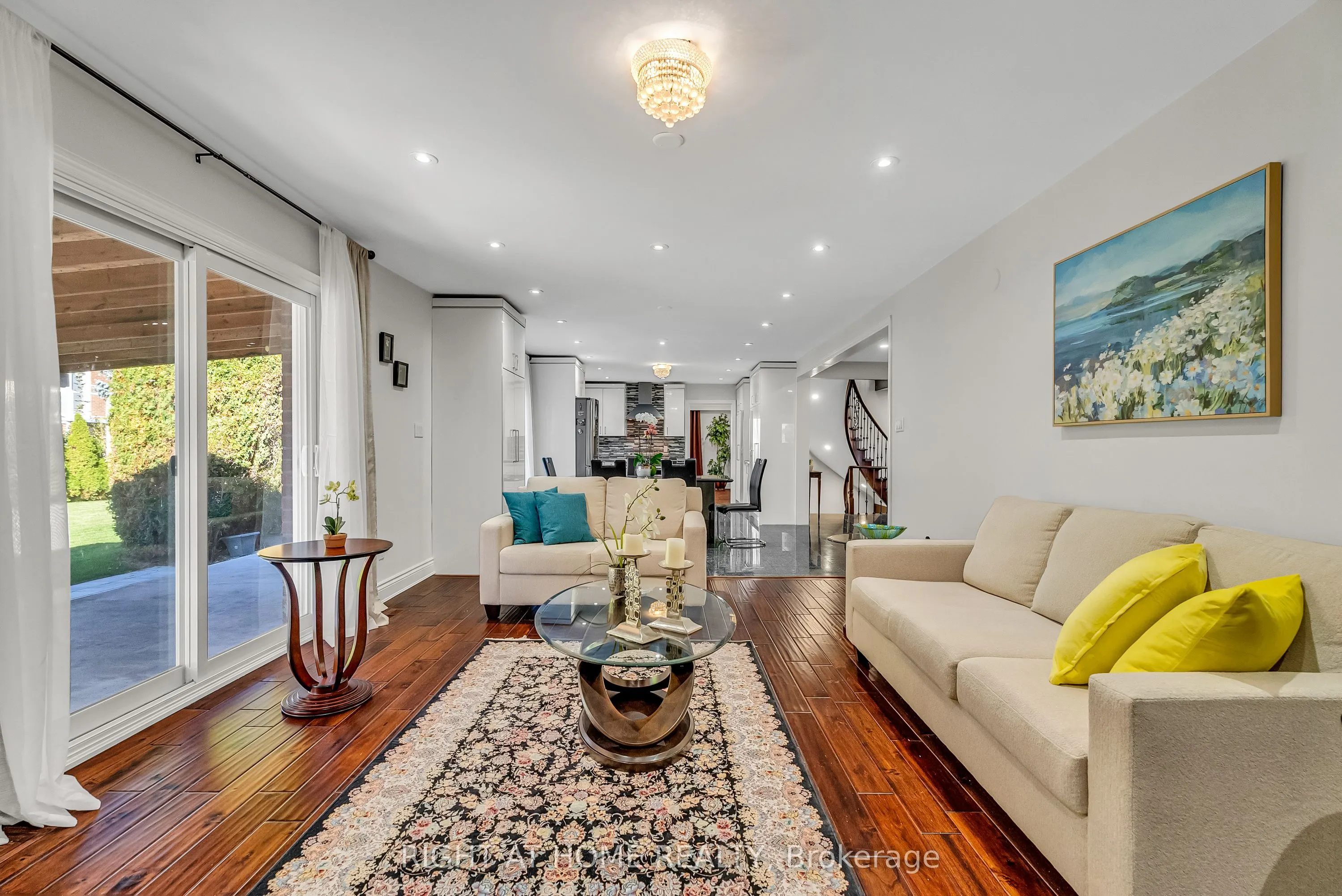 373 Firglen Ridge