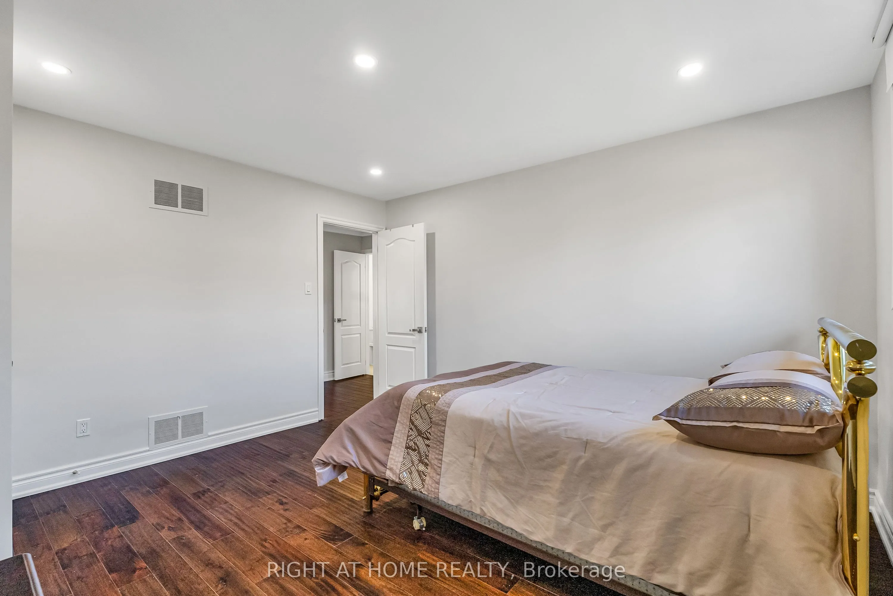 373 Firglen Ridge