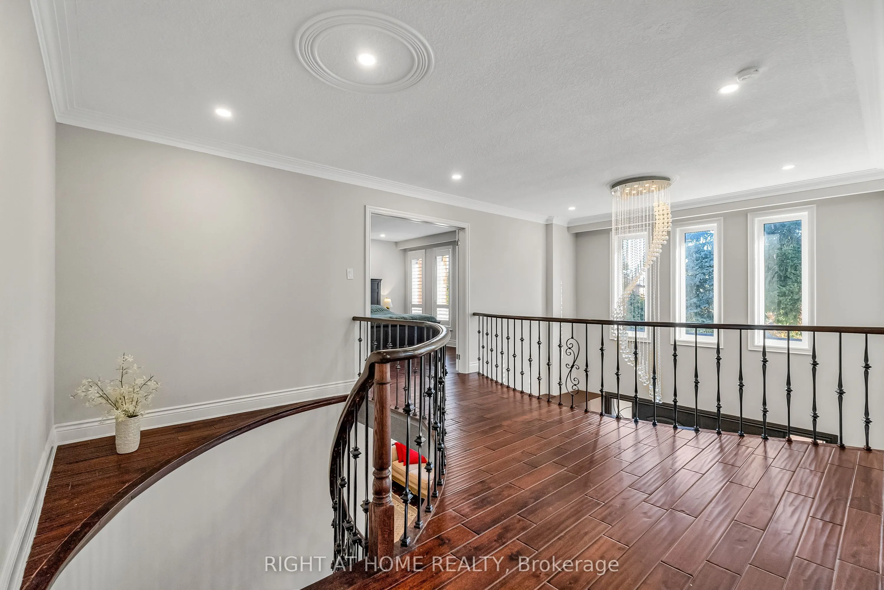 373 Firglen Ridge