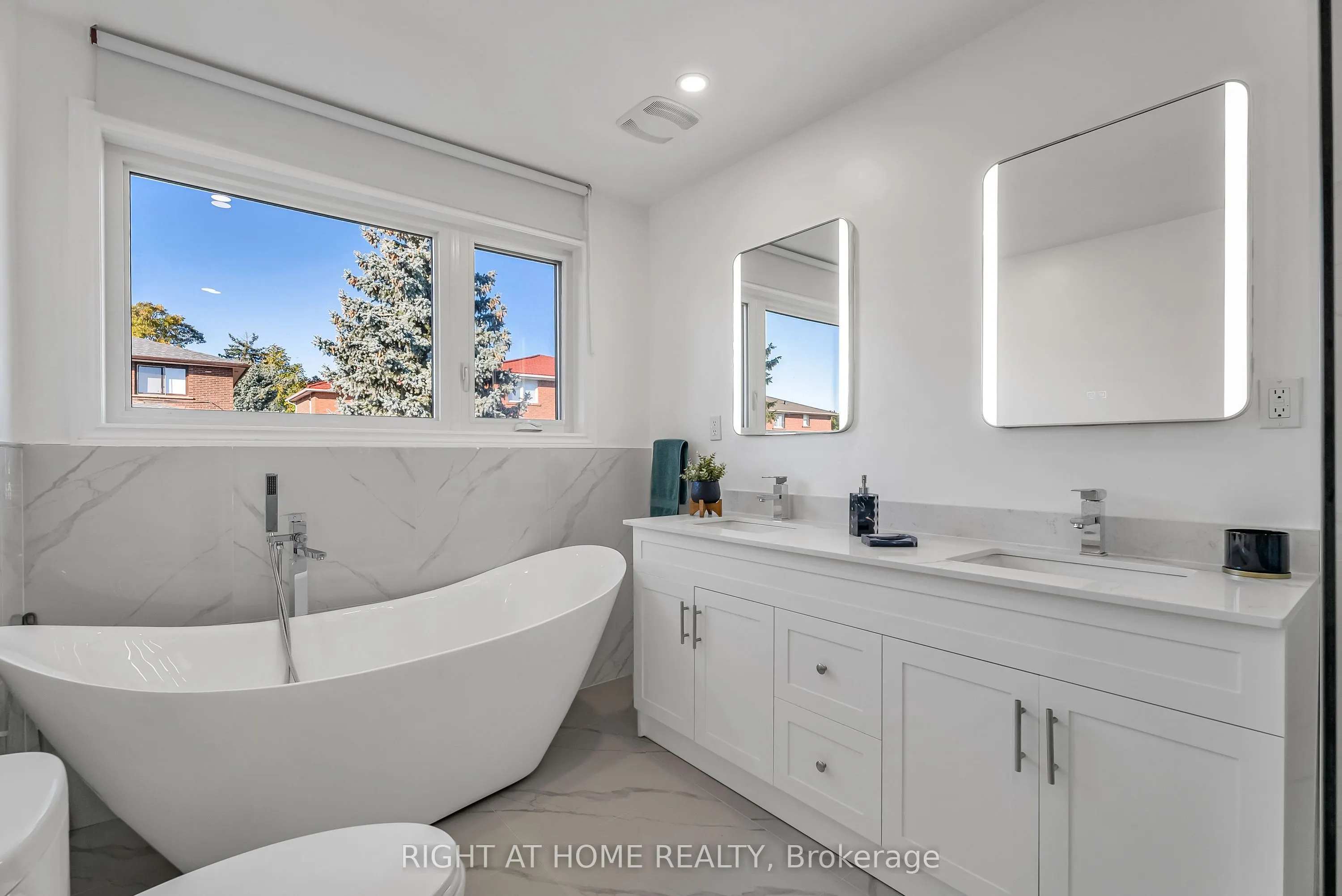 373 Firglen Ridge