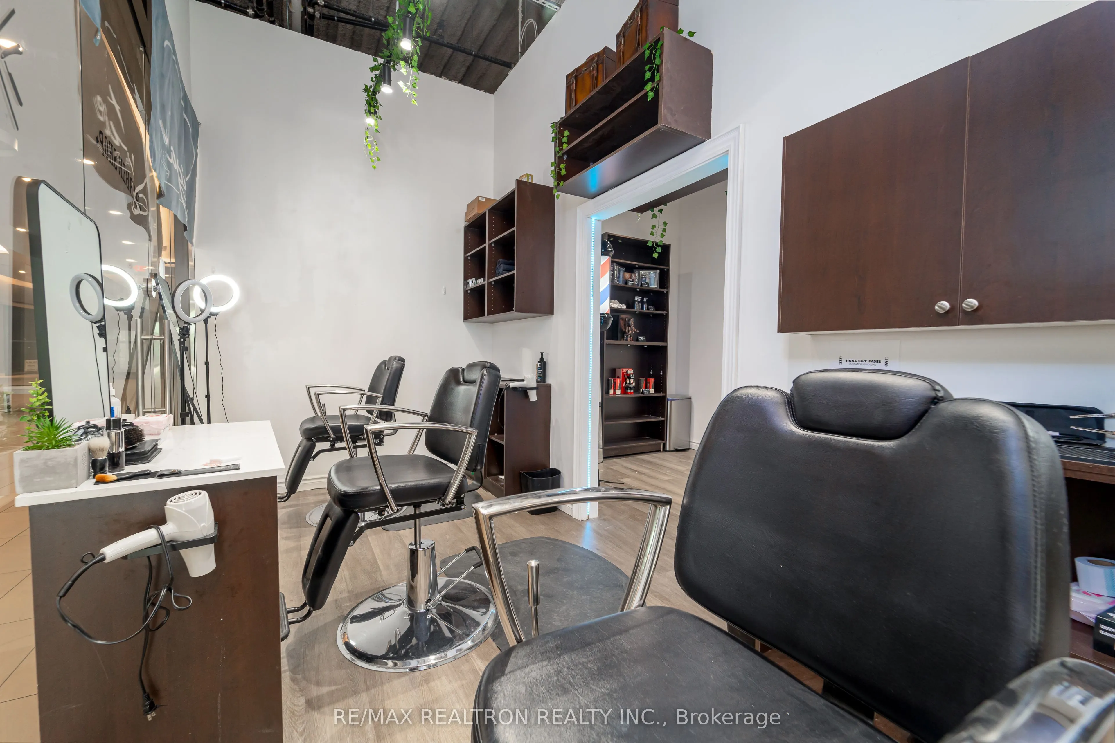 9390 Woodbine Avenue, #2D1