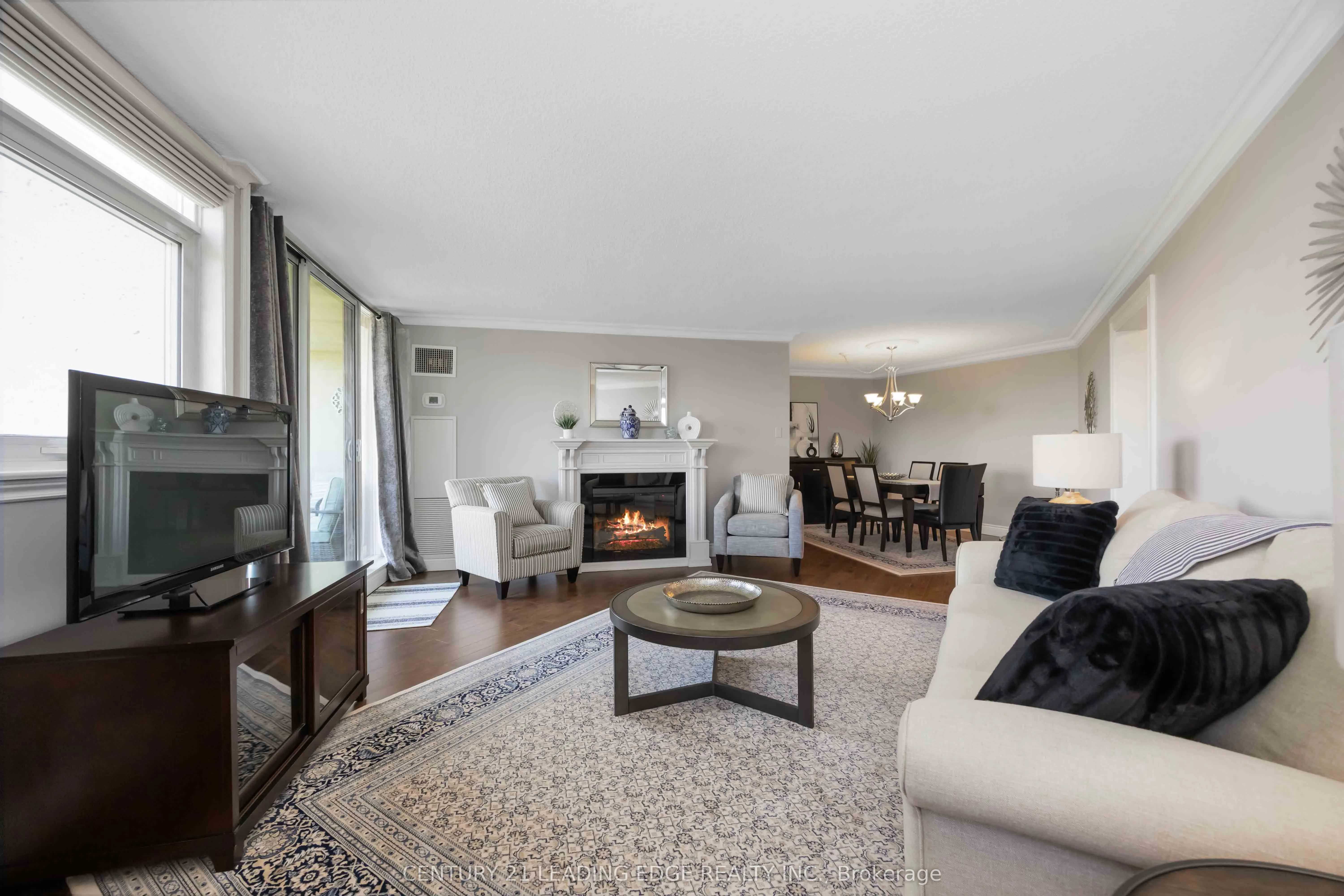 7811 Yonge Street, #811