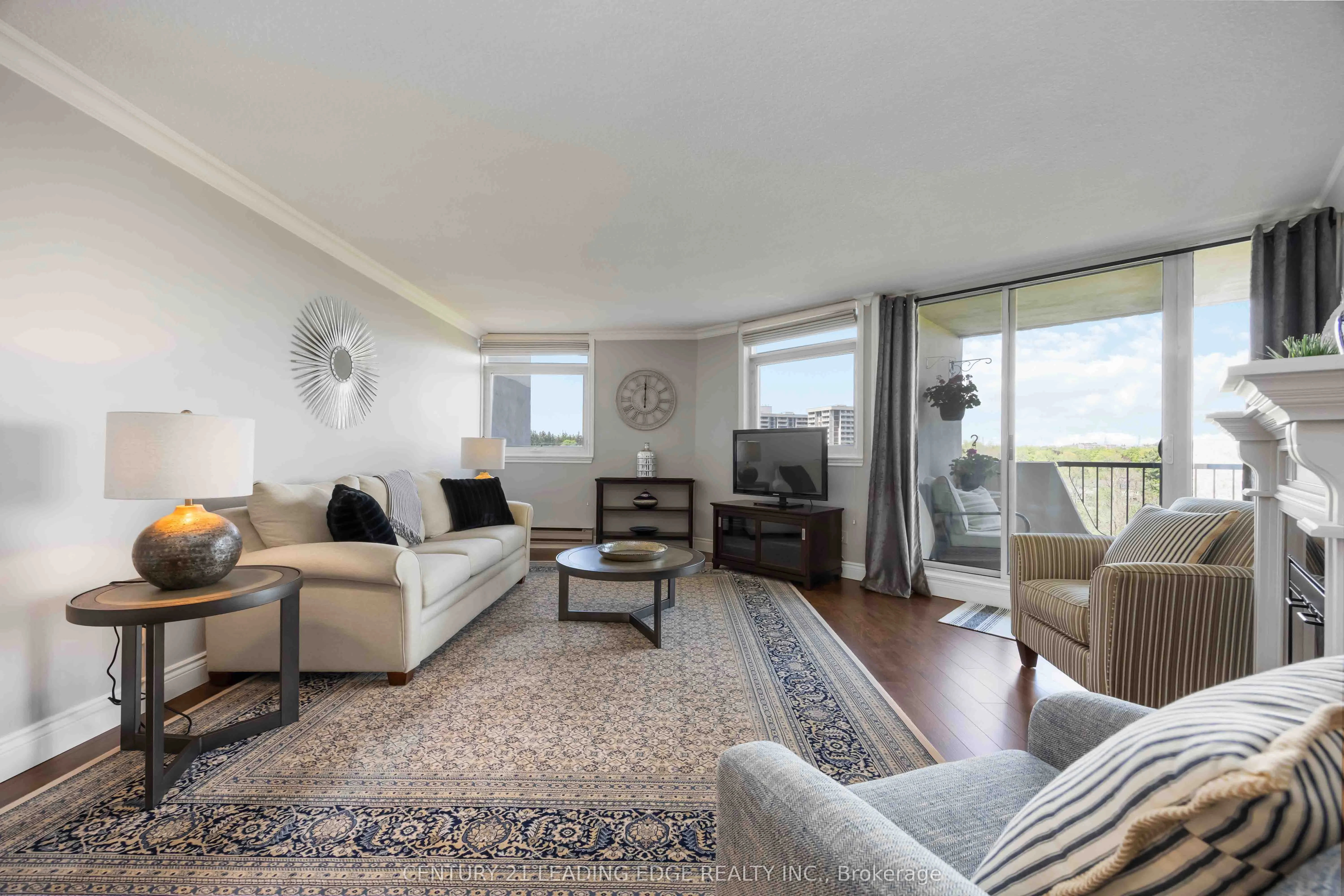 7811 Yonge Street, #811