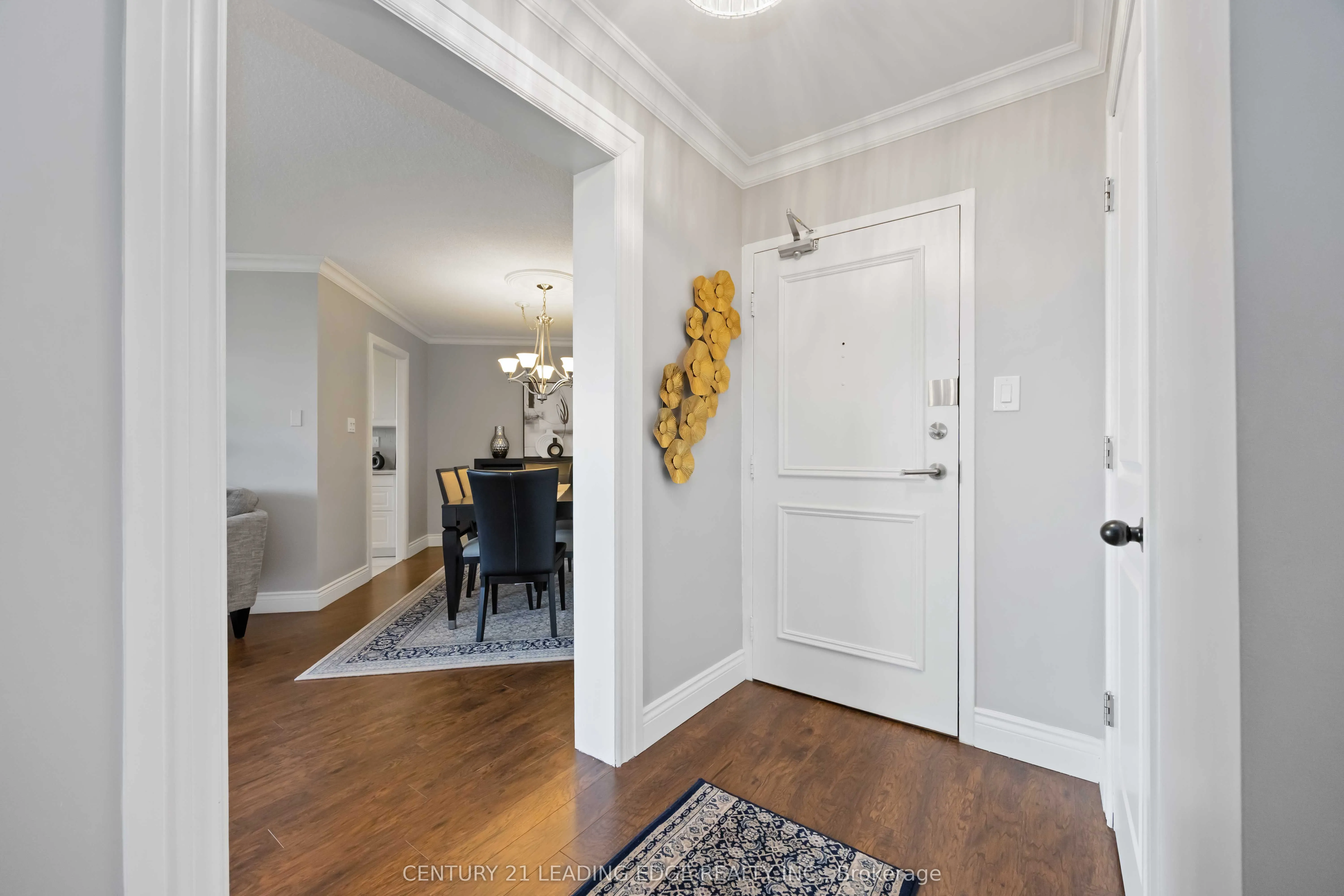 7811 Yonge Street, #811