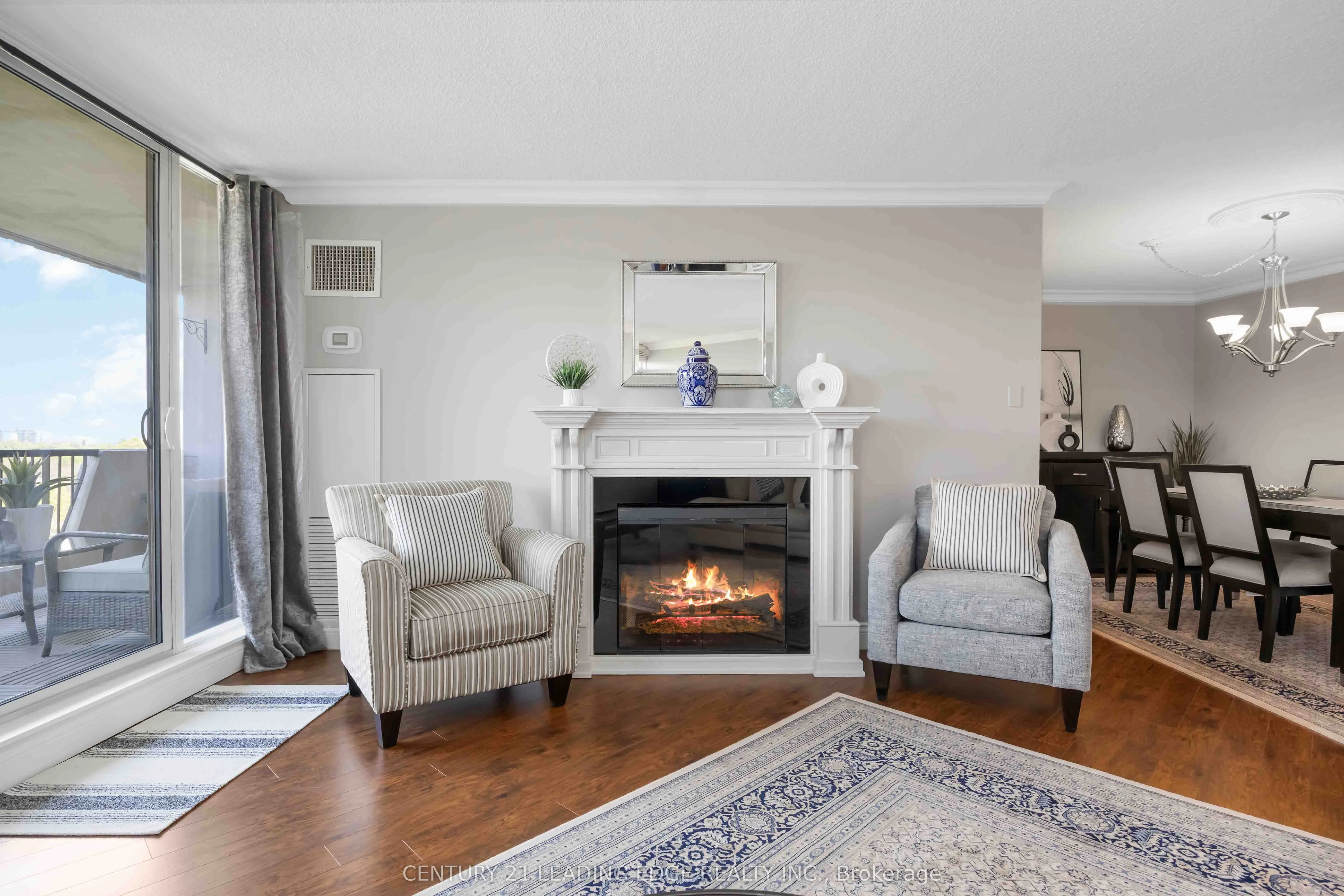 7811 Yonge Street, #811