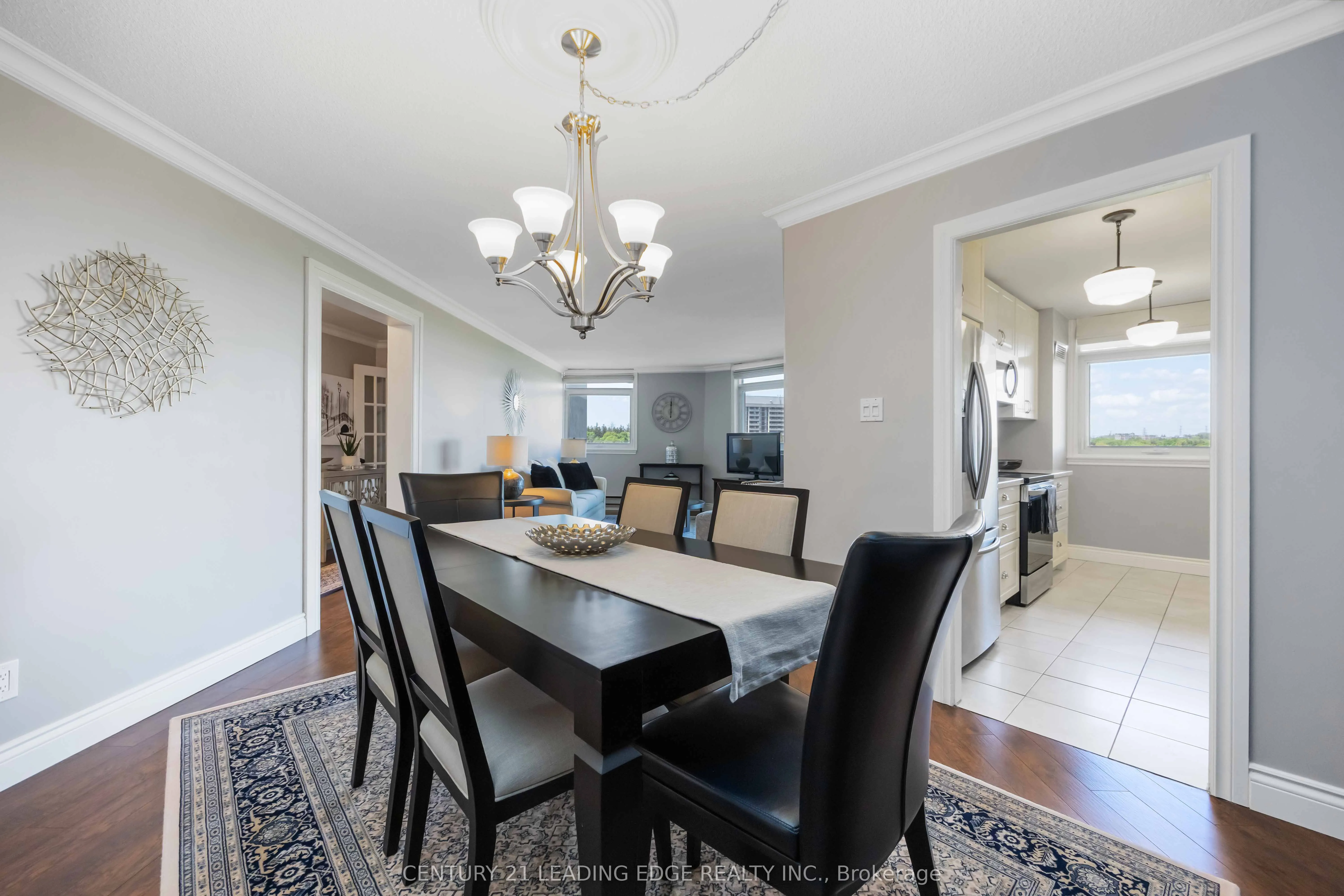 7811 Yonge Street, #811