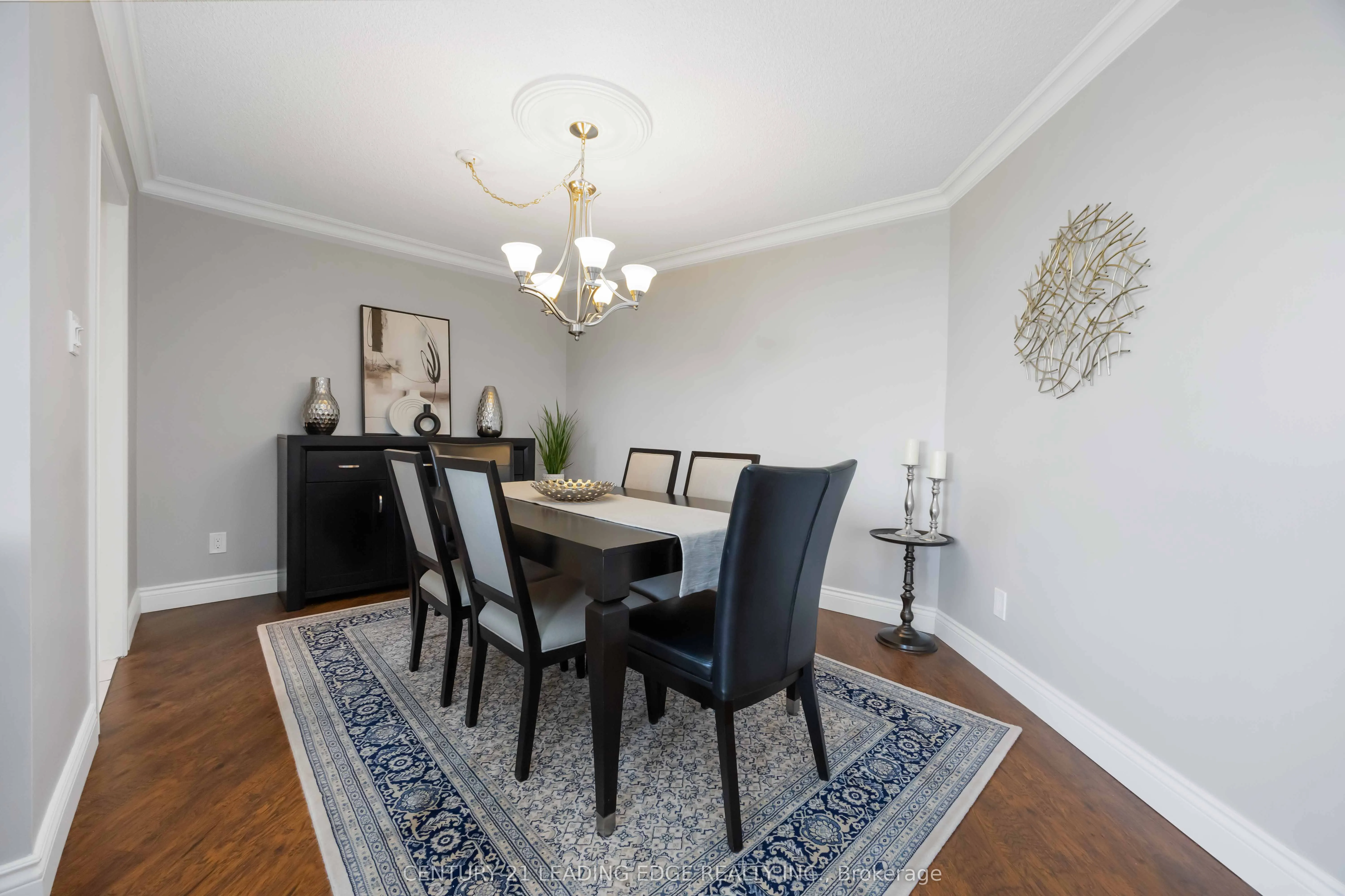 7811 Yonge Street, #811