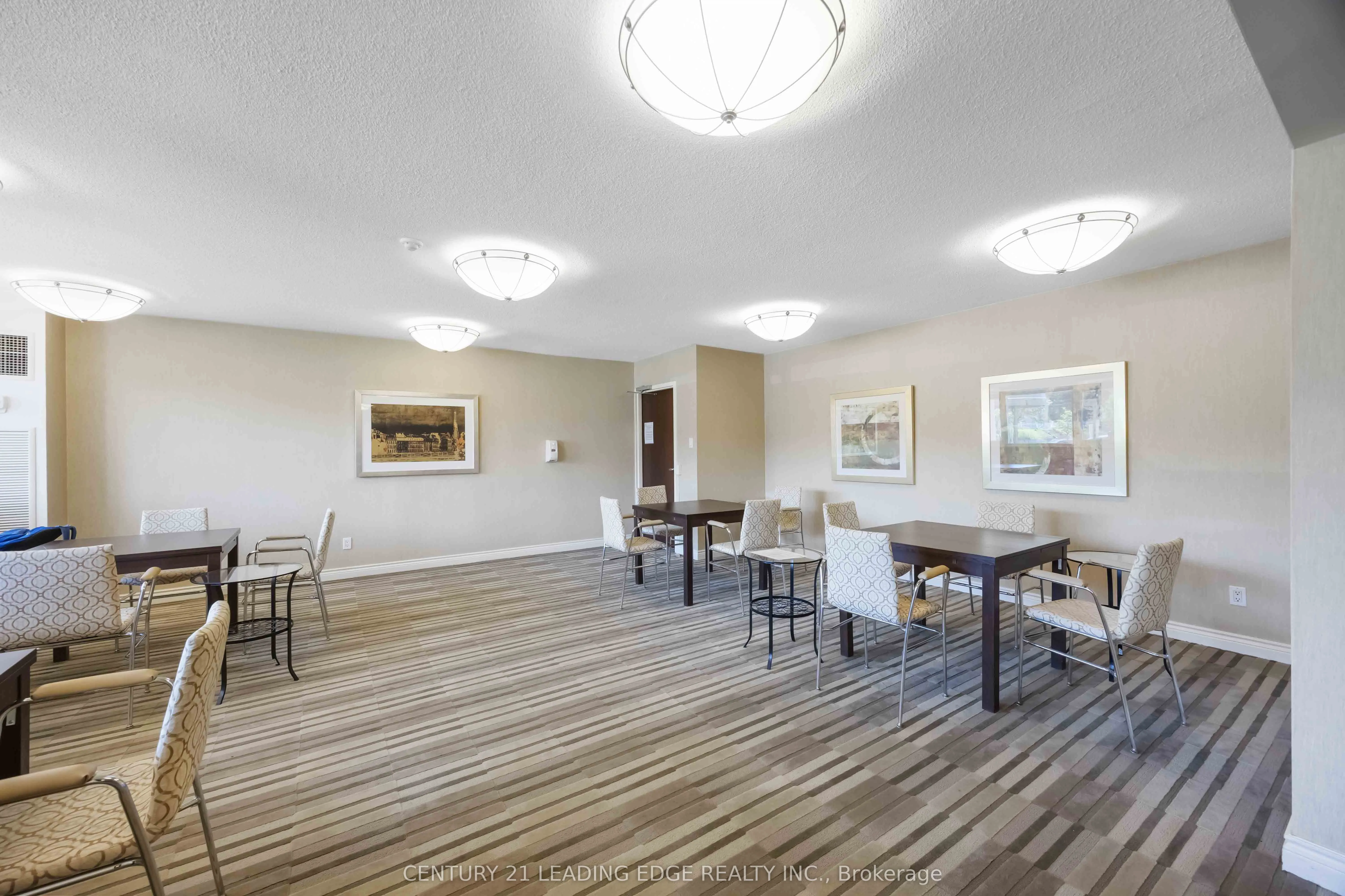 7811 Yonge Street, #811