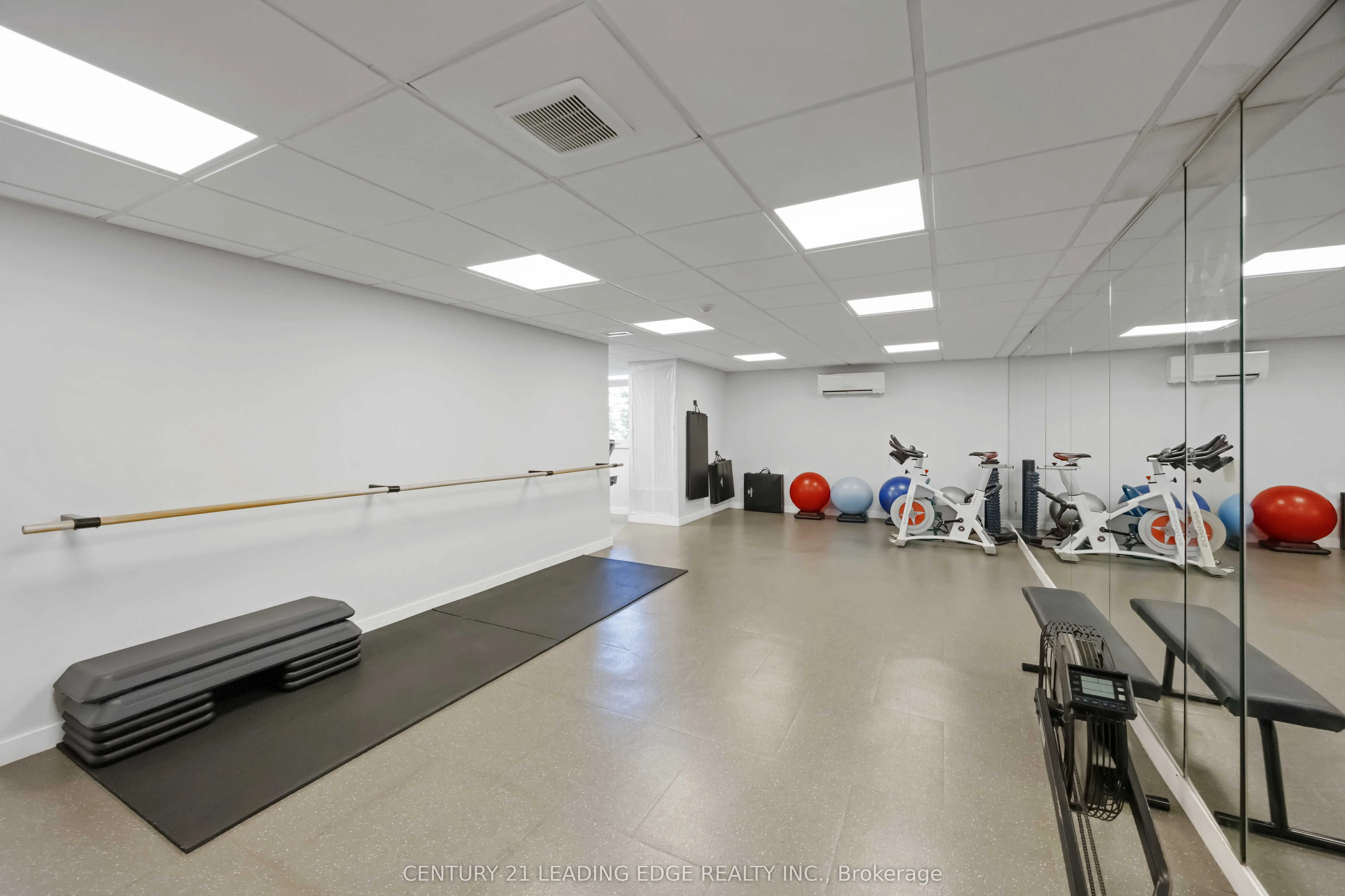 7811 Yonge Street, #811