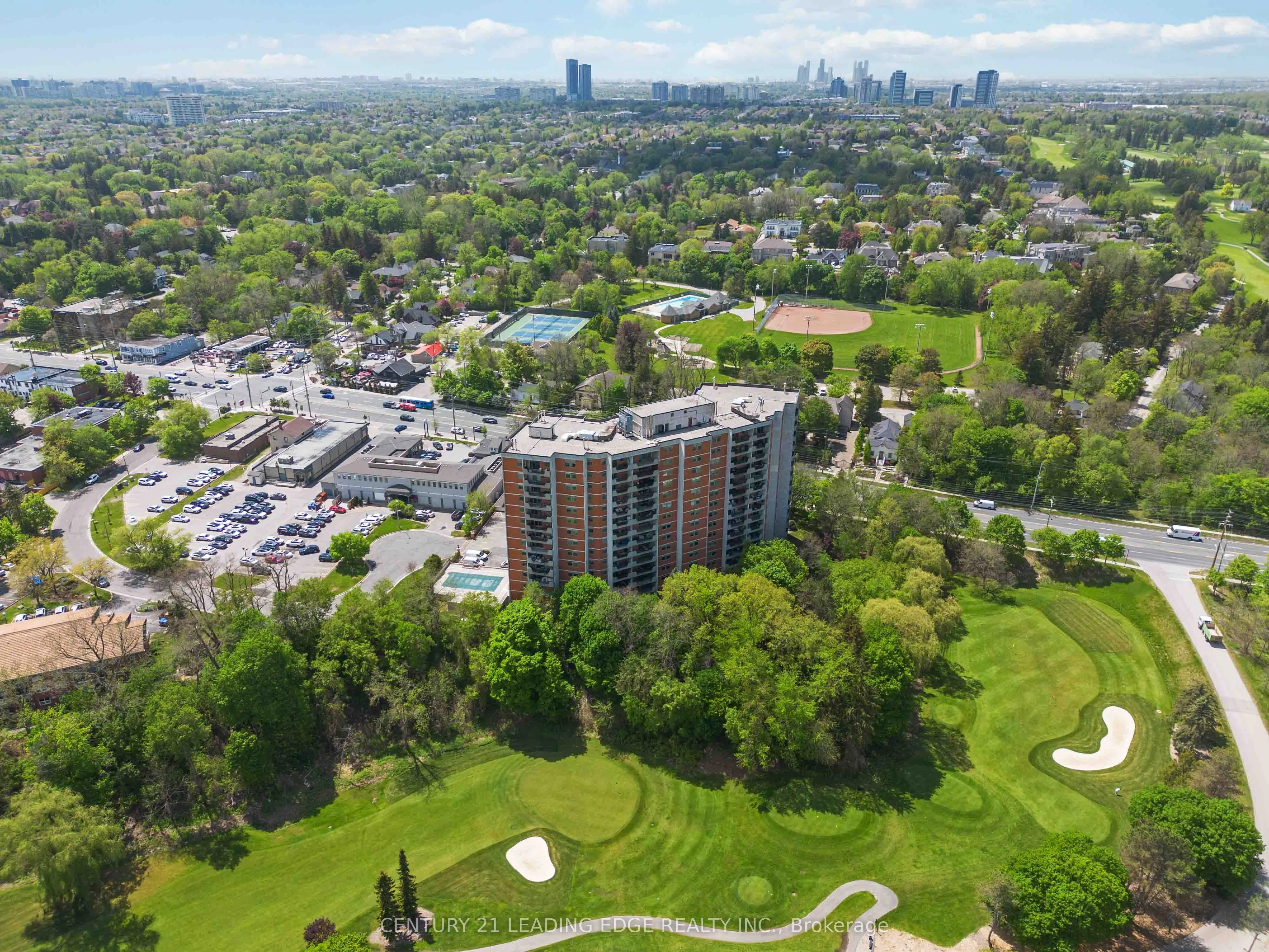 7811 Yonge Street, #811