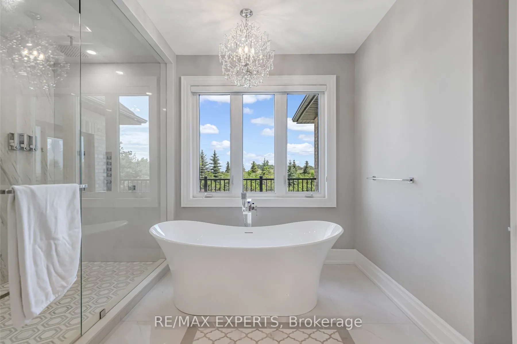 6131 Hillsdale Drive