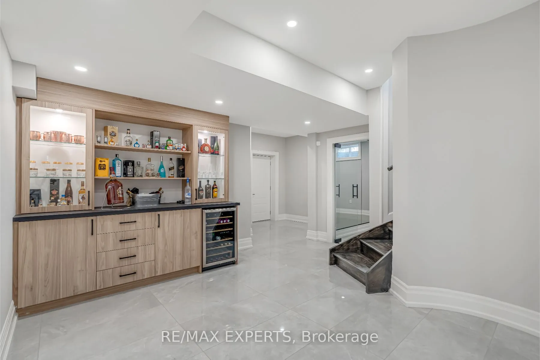 6131 Hillsdale Drive
