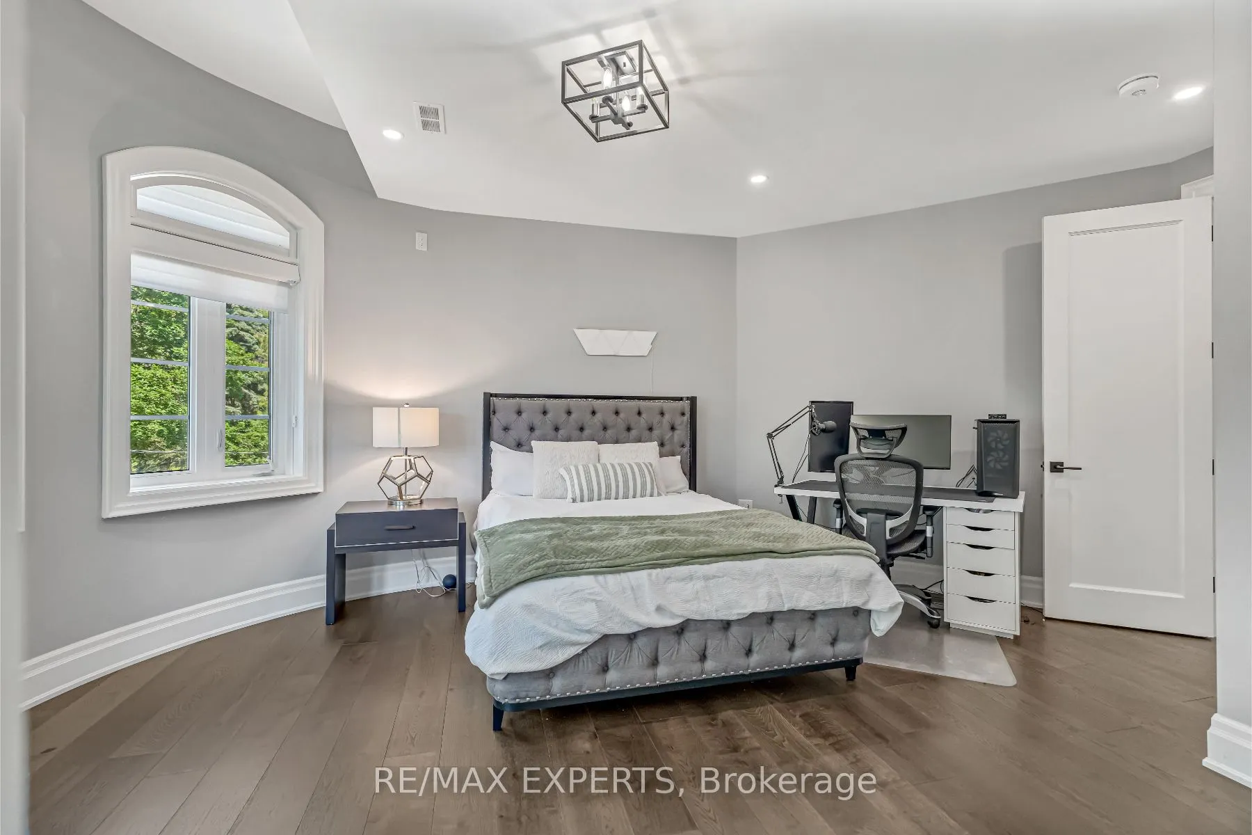6131 Hillsdale Drive