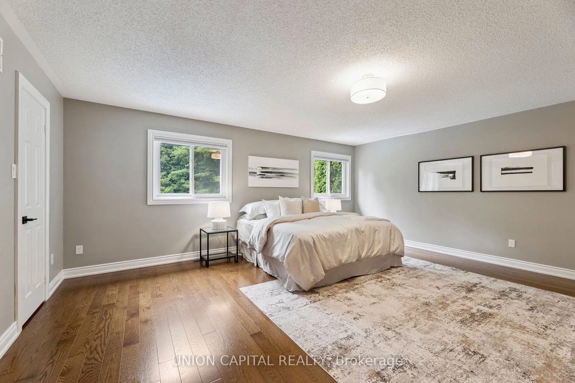 86 Charing Crescent