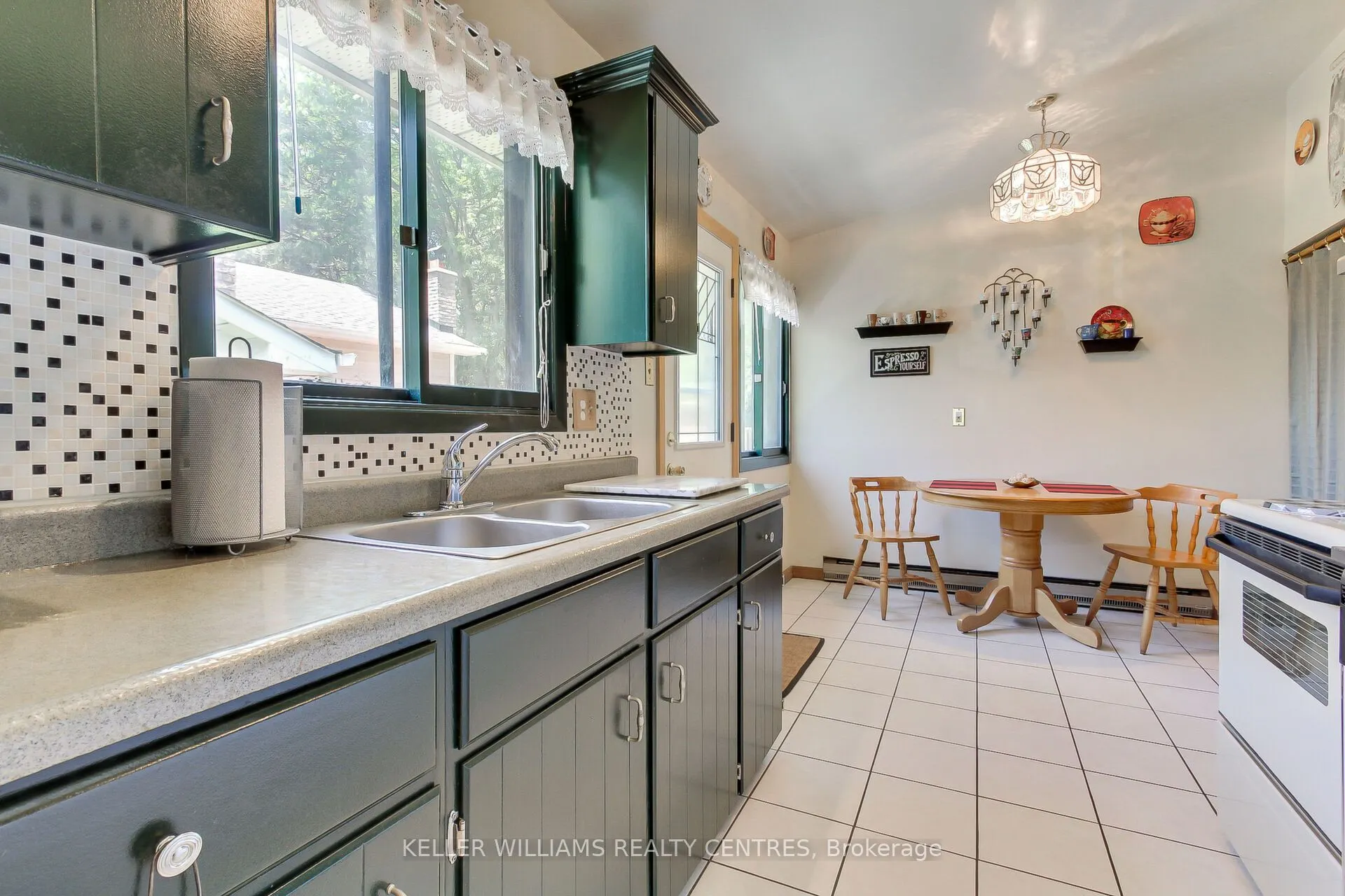 871 Elgin Street