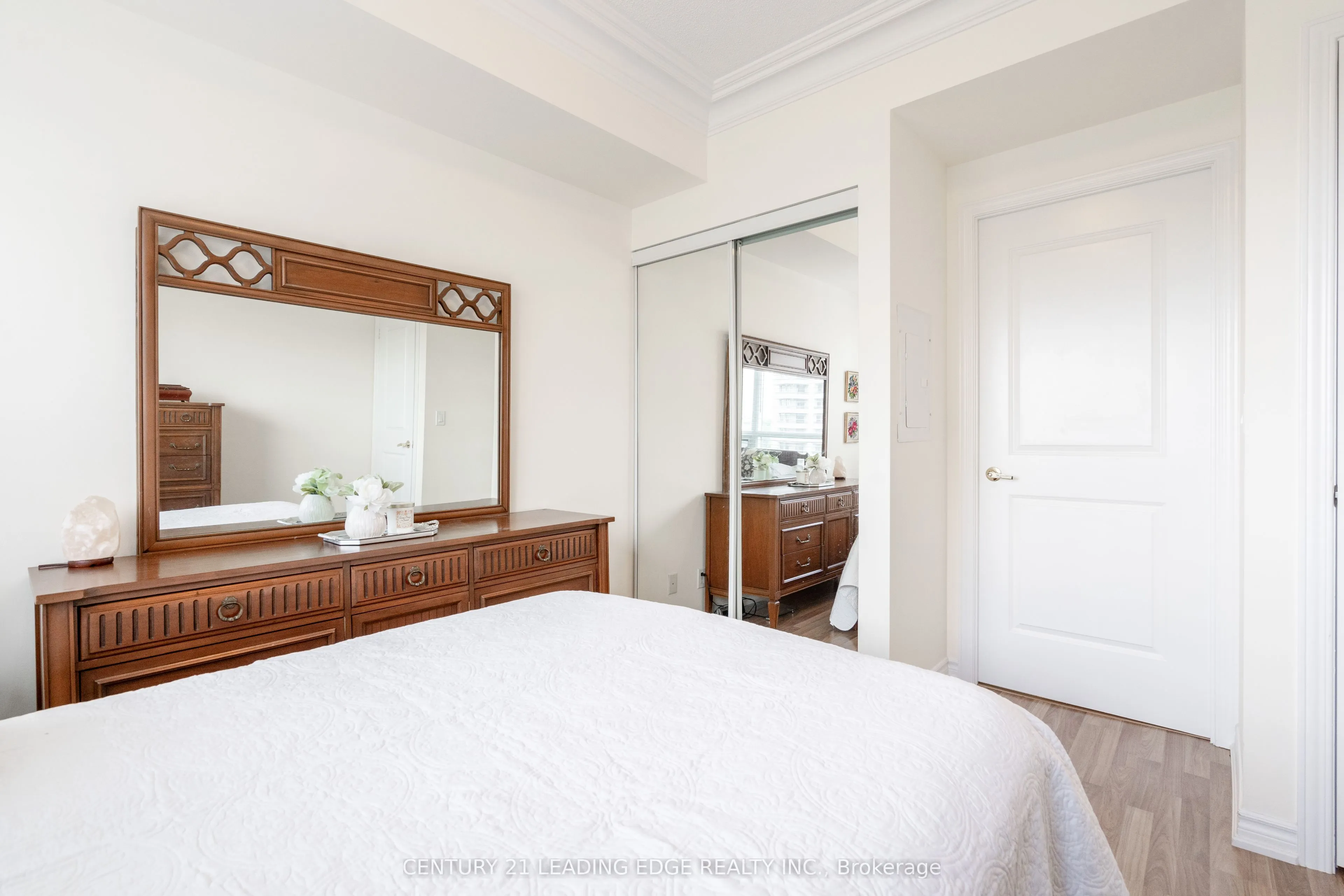 9225 Jane Street, #708
