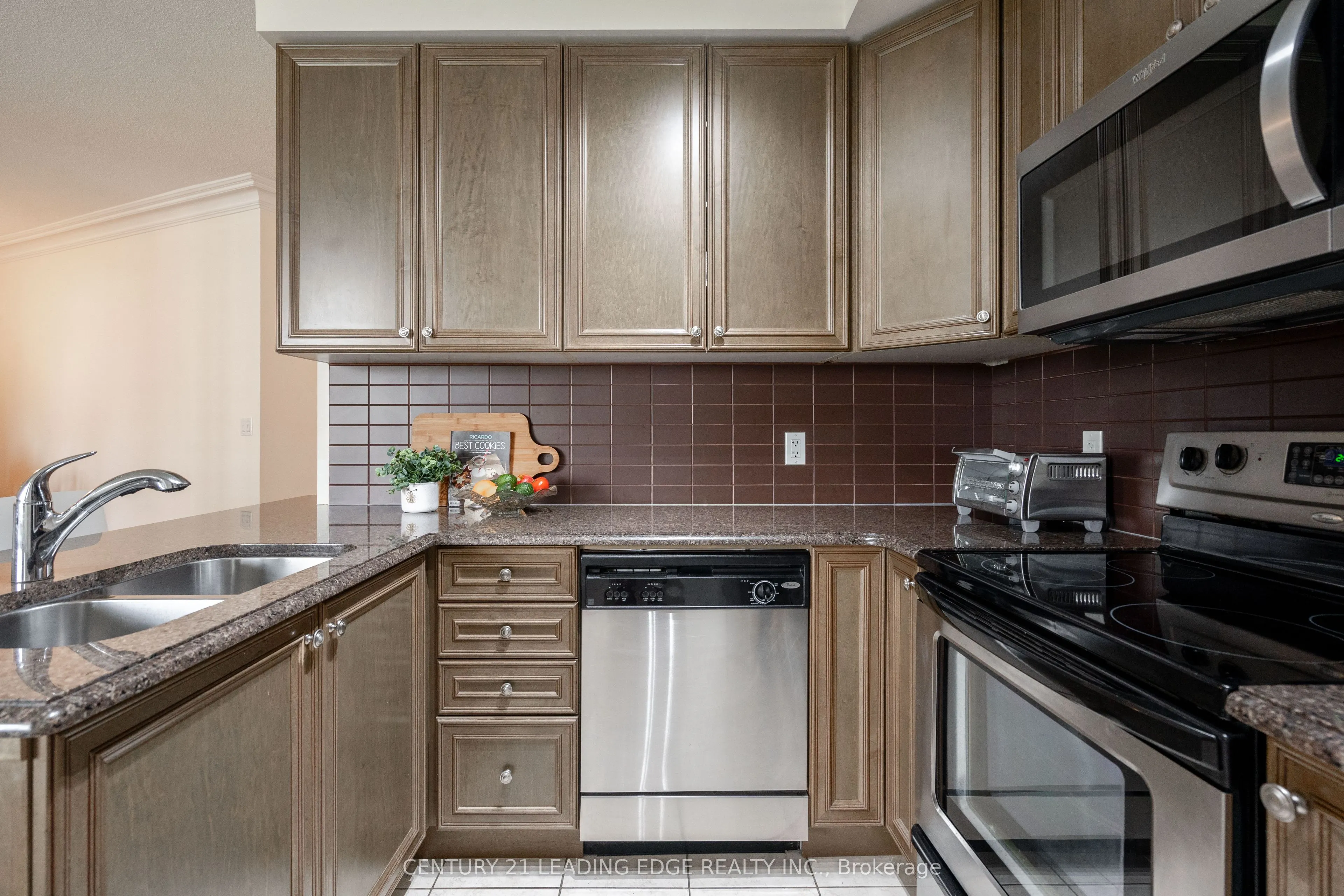 9225 Jane Street, #708