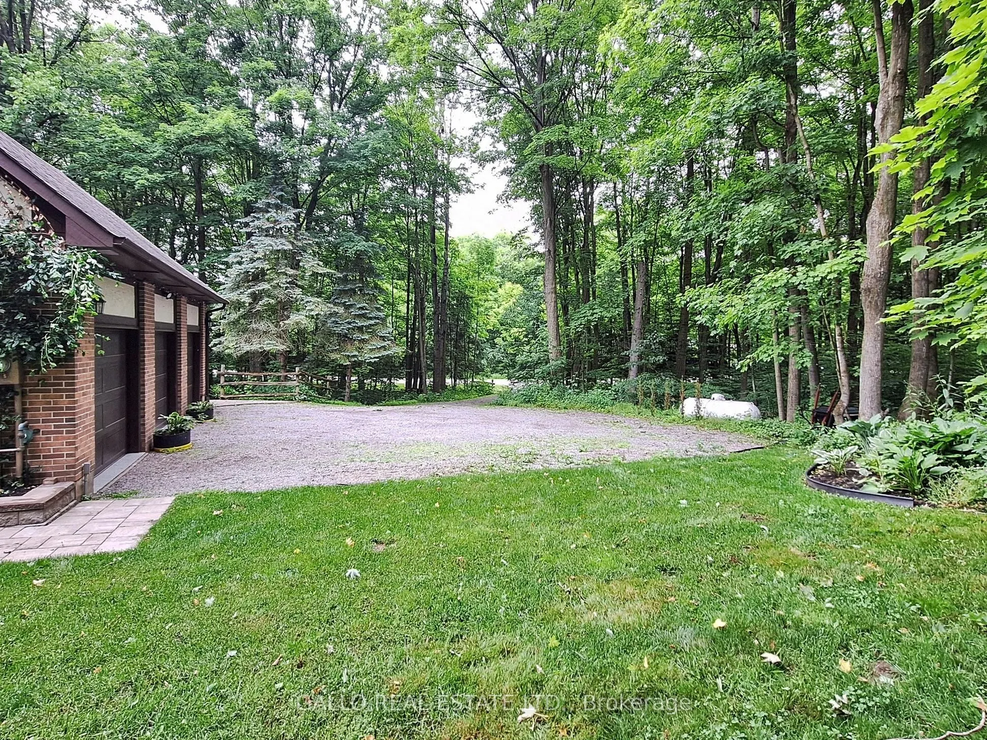 15 Maple Bush Trail