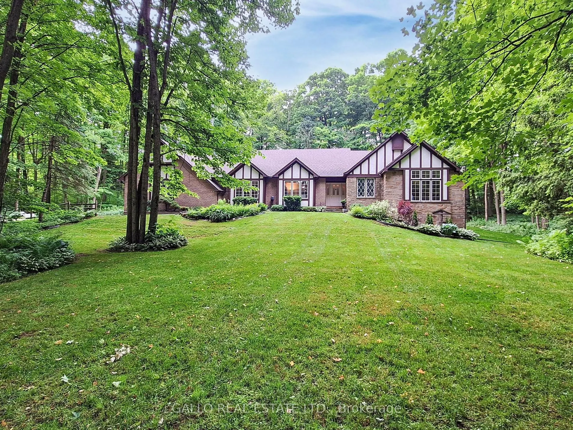15 Maple Bush Trail