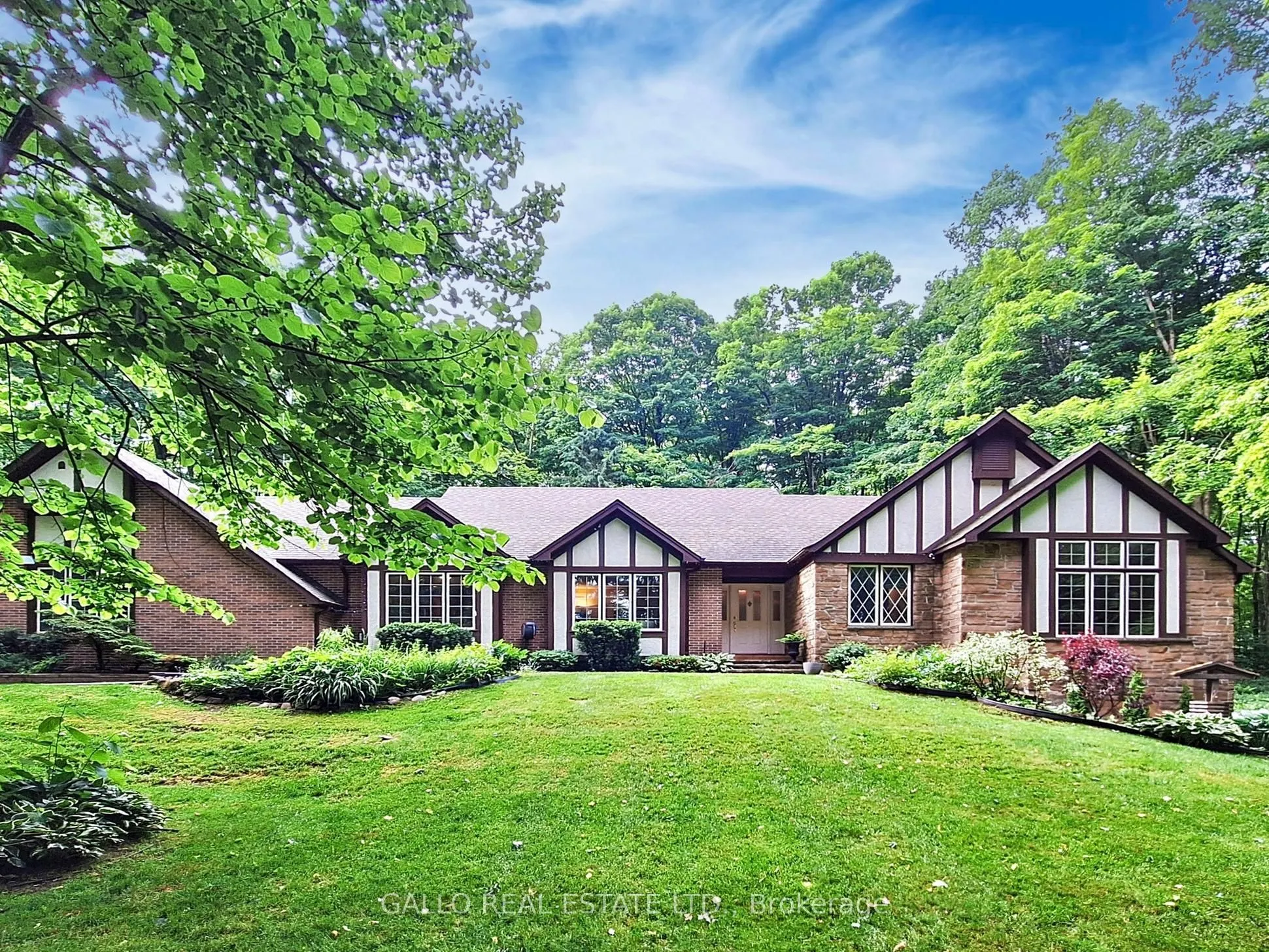 15 Maple Bush Trail