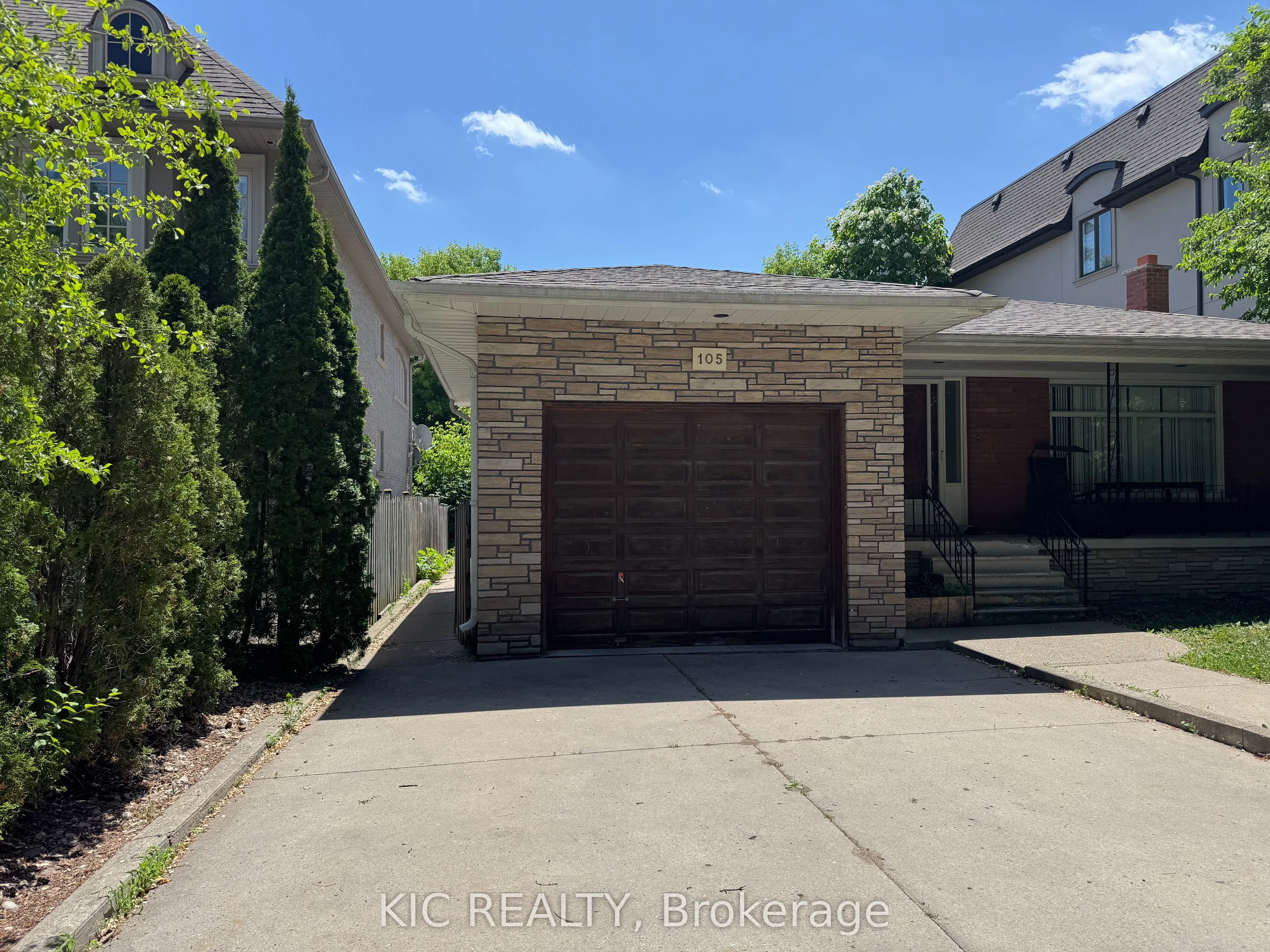 105 Yongehurst Road