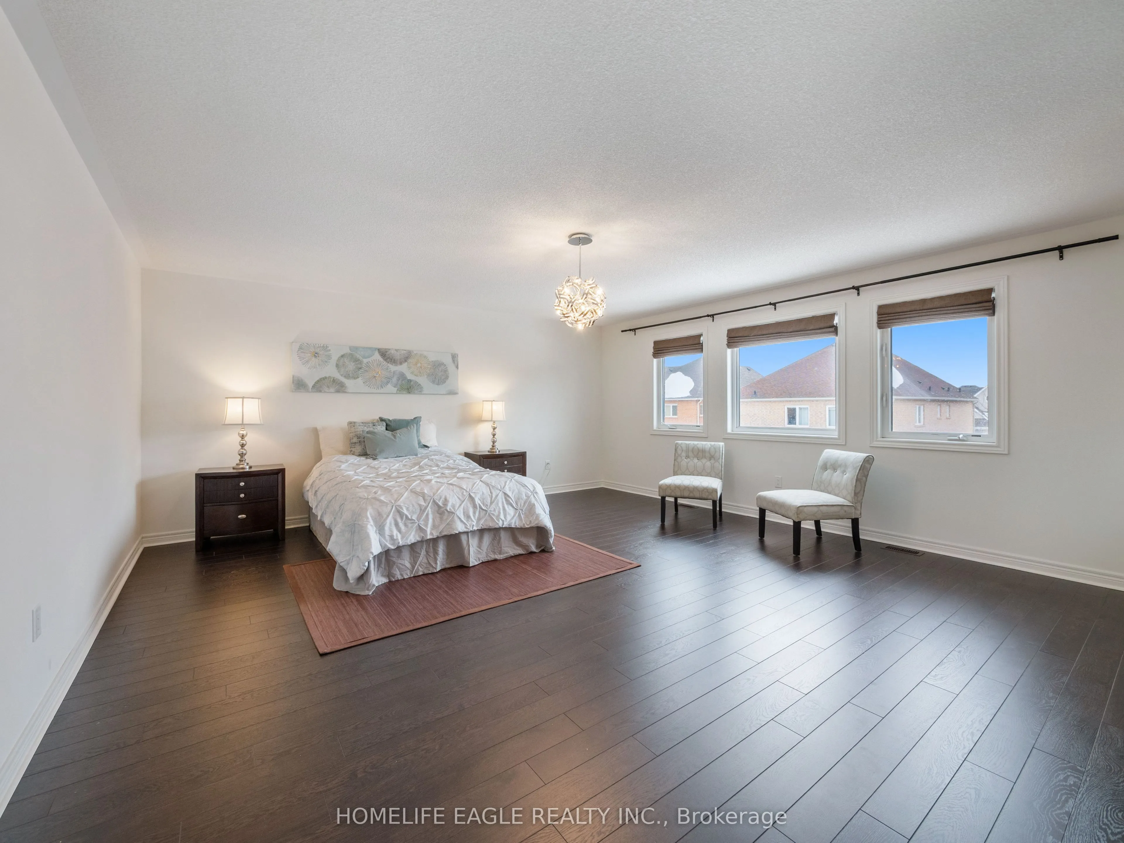 27 Scarlet Way