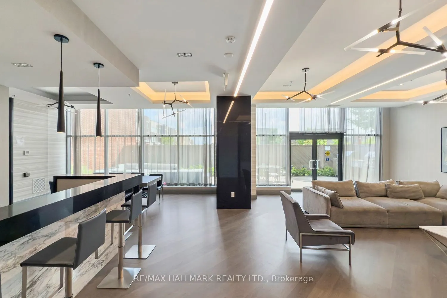 99 Eagle Rock Way, #729
