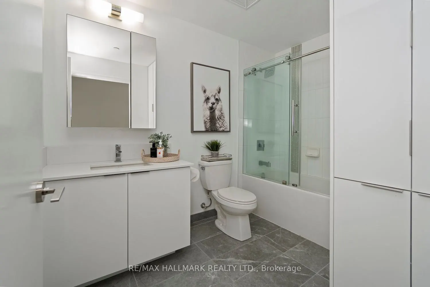99 Eagle Rock Way, #729