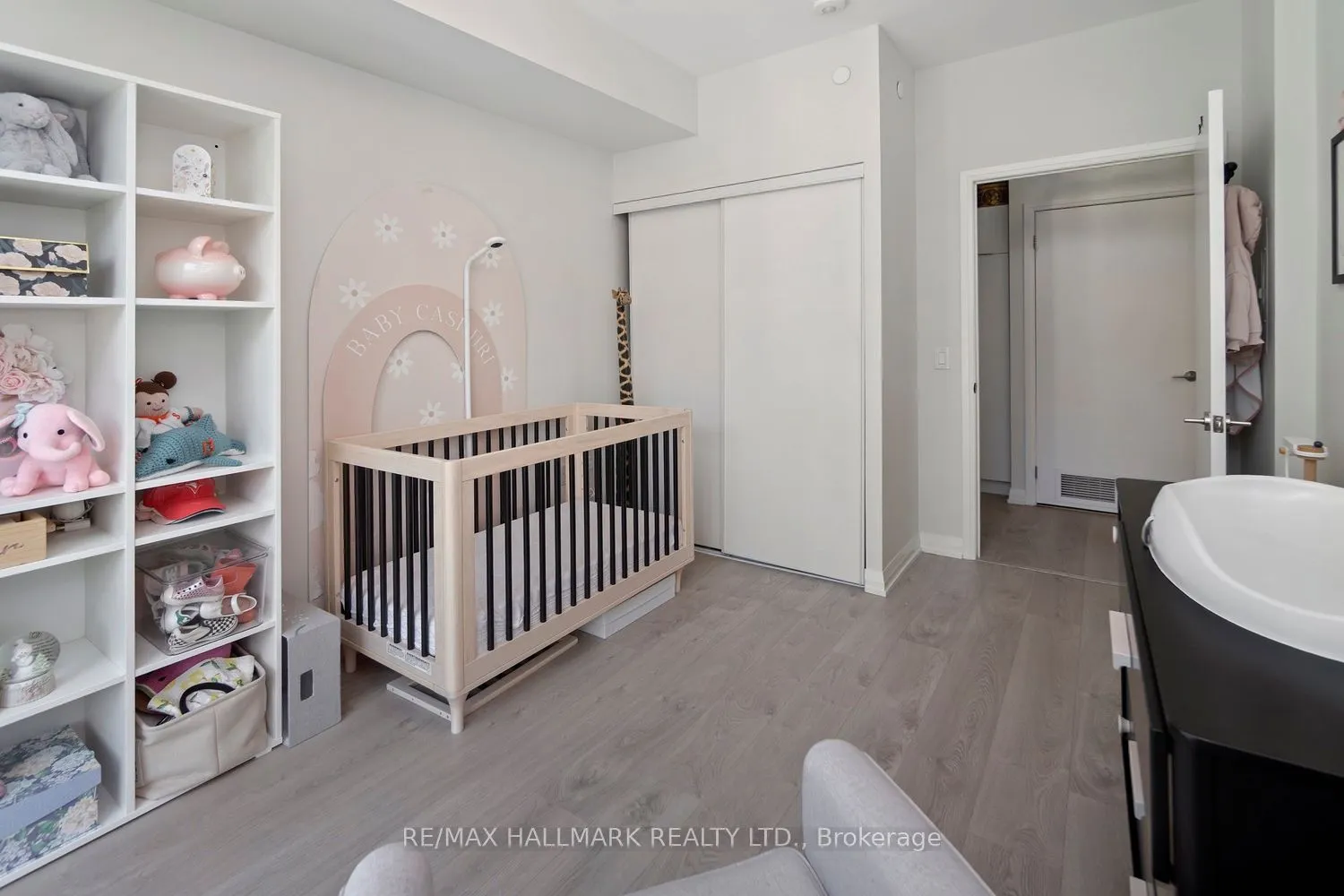 99 Eagle Rock Way, #729
