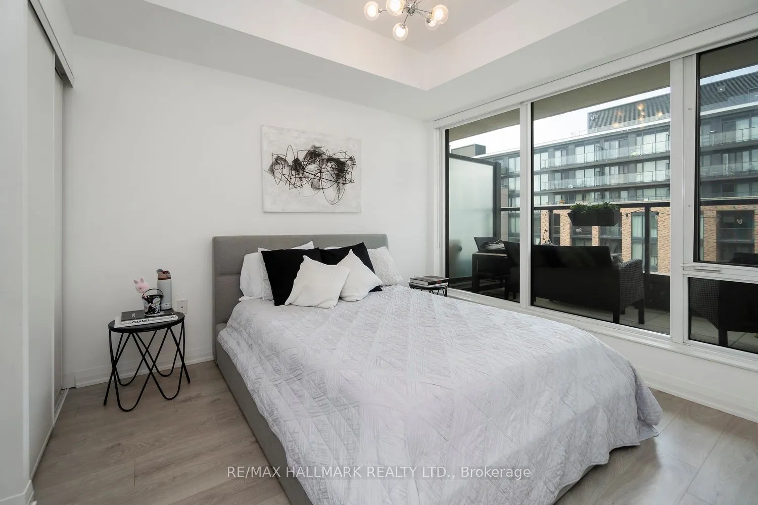 99 Eagle Rock Way, #729