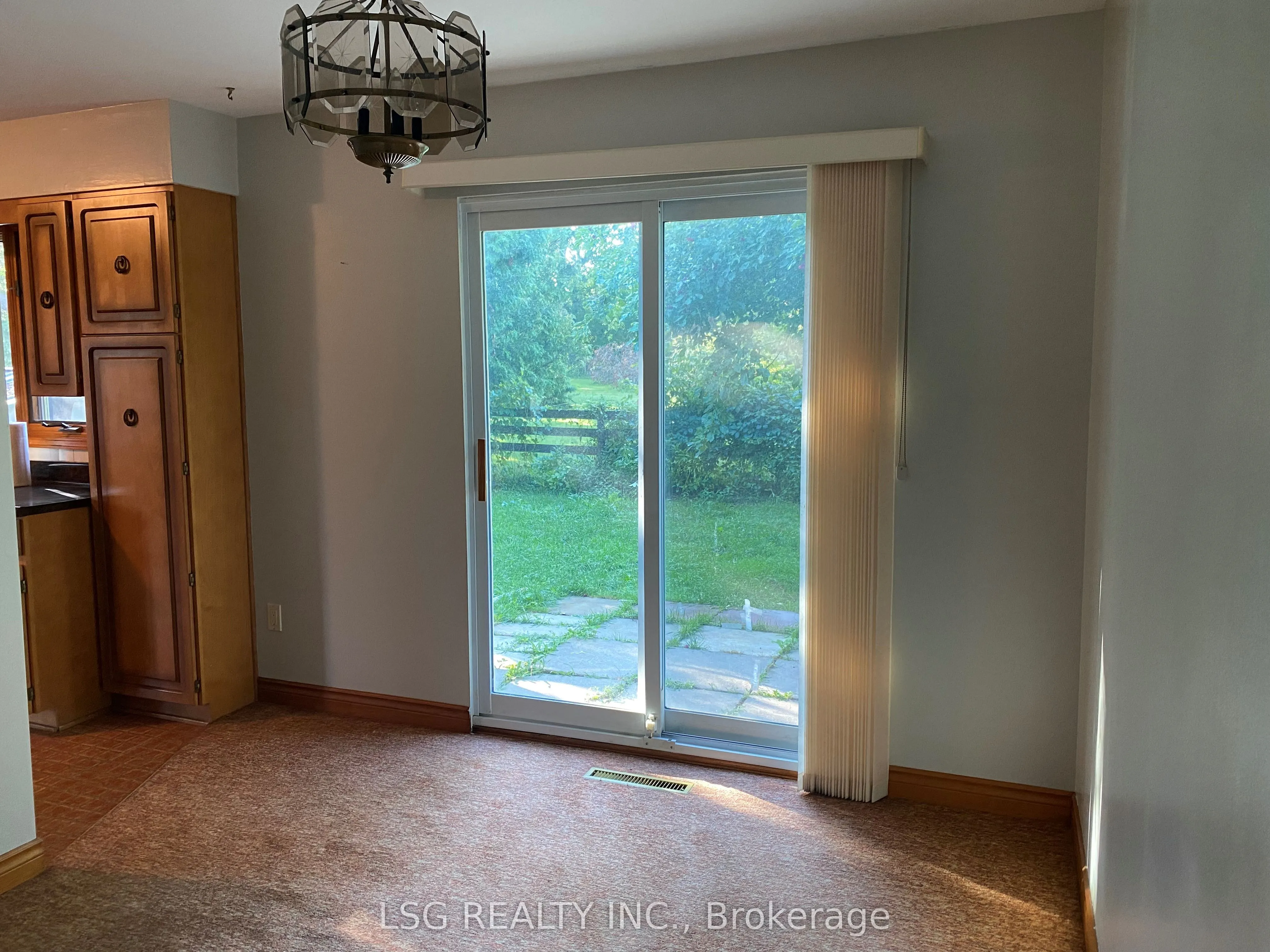 25 Sharon Boulevard